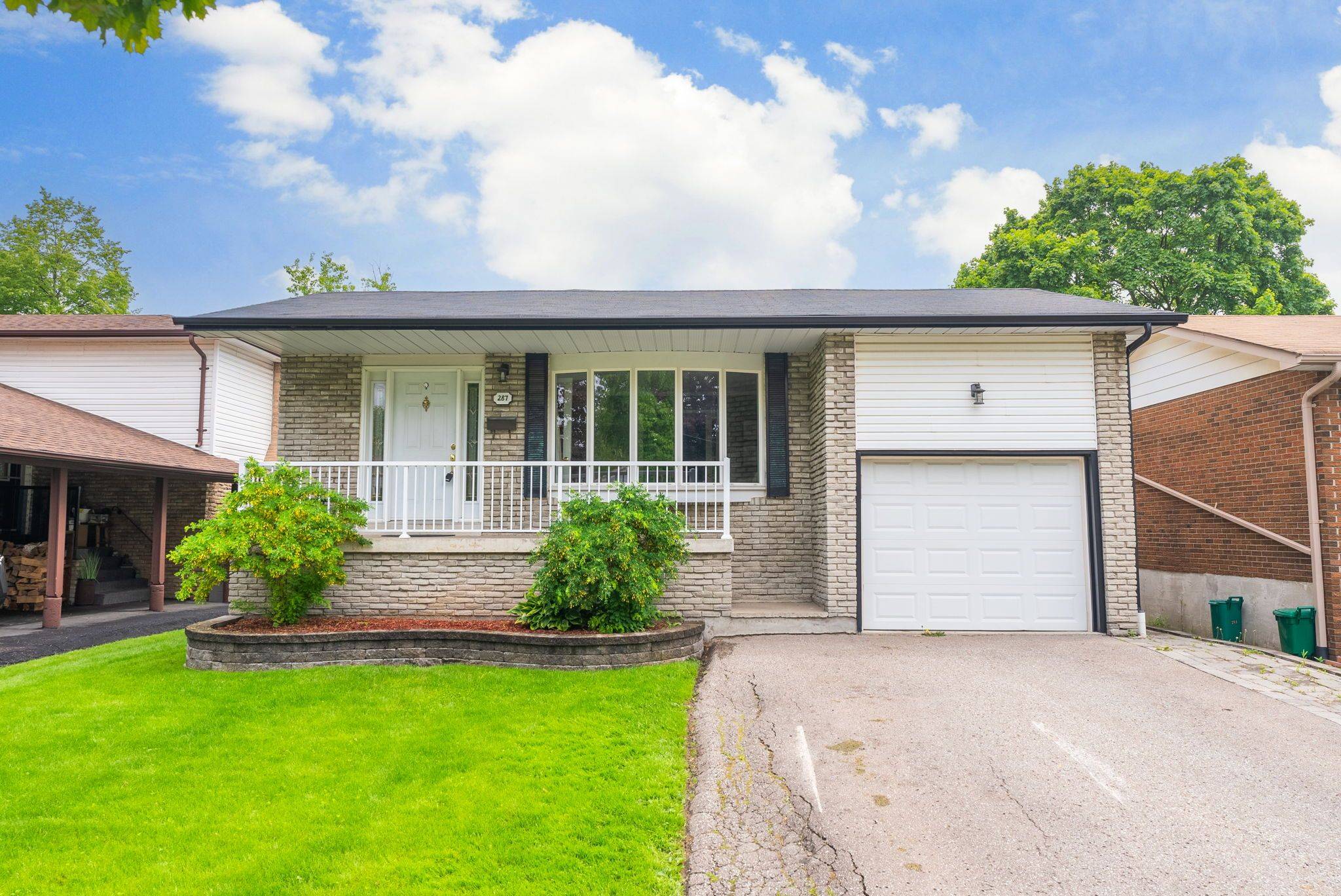 Oshawa, ON L1H 7C2,287 Viewmount ST