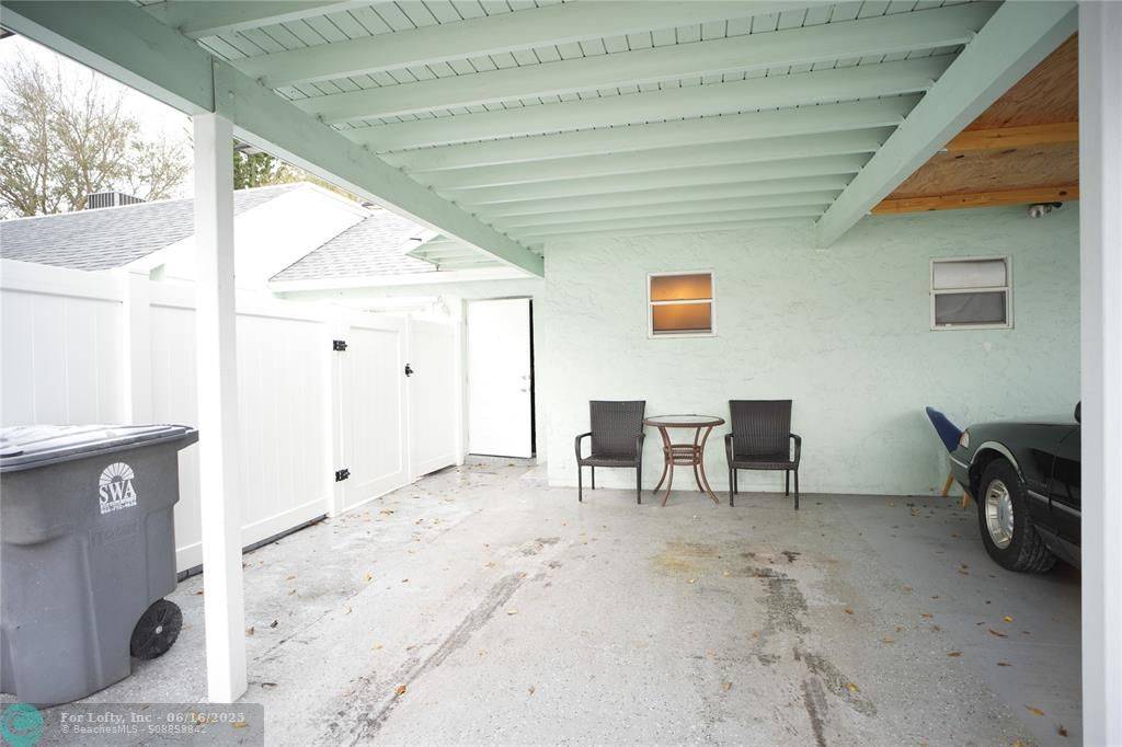 Boca Raton, FL 33428,9274 SW 5th St #B