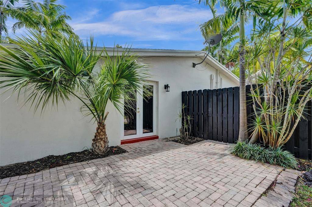 Wilton Manors, FL 33311,140 NW 20th St