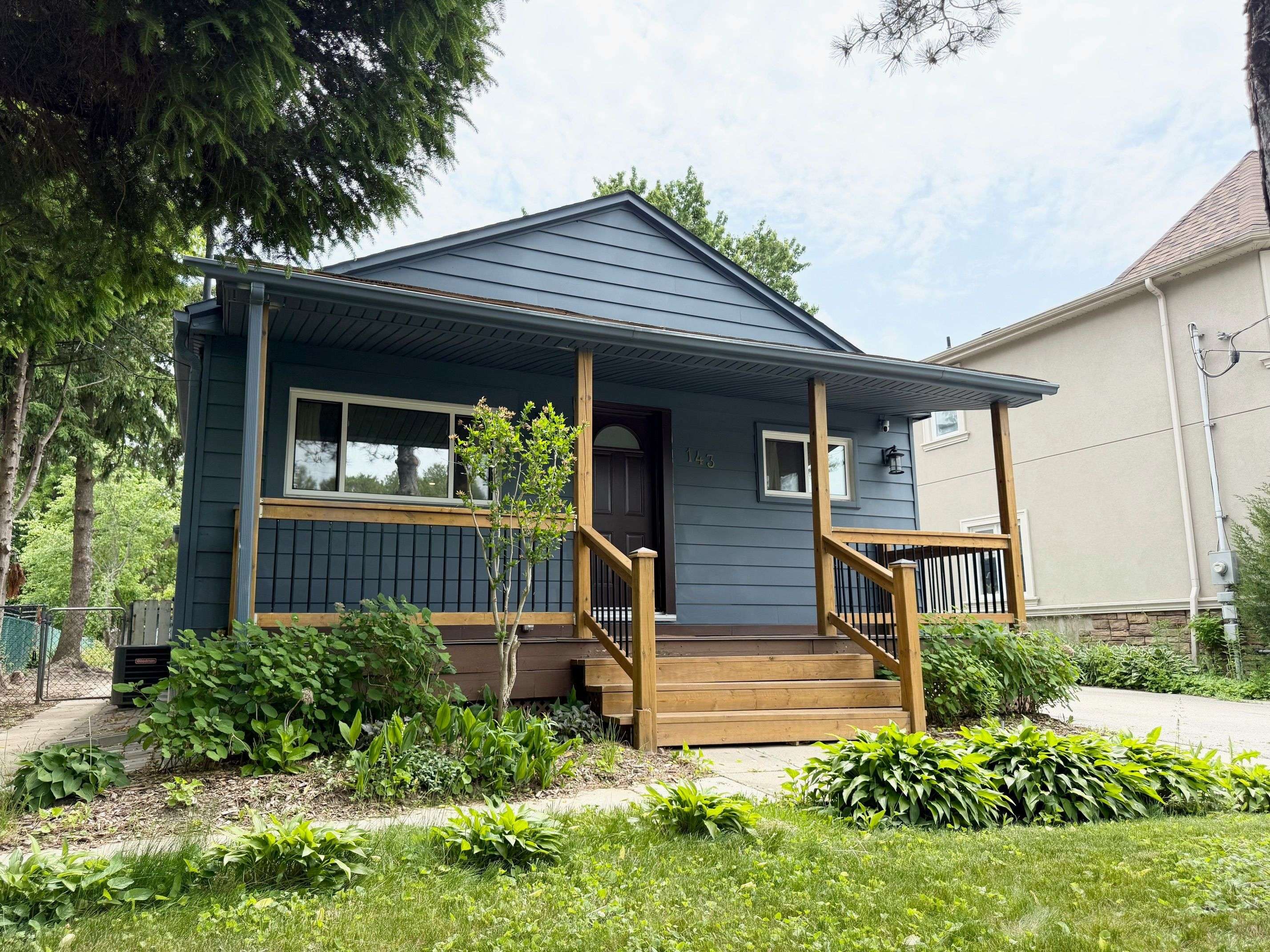 Richmond Hill, ON L4E 3G6,143 Sunset Beach RD