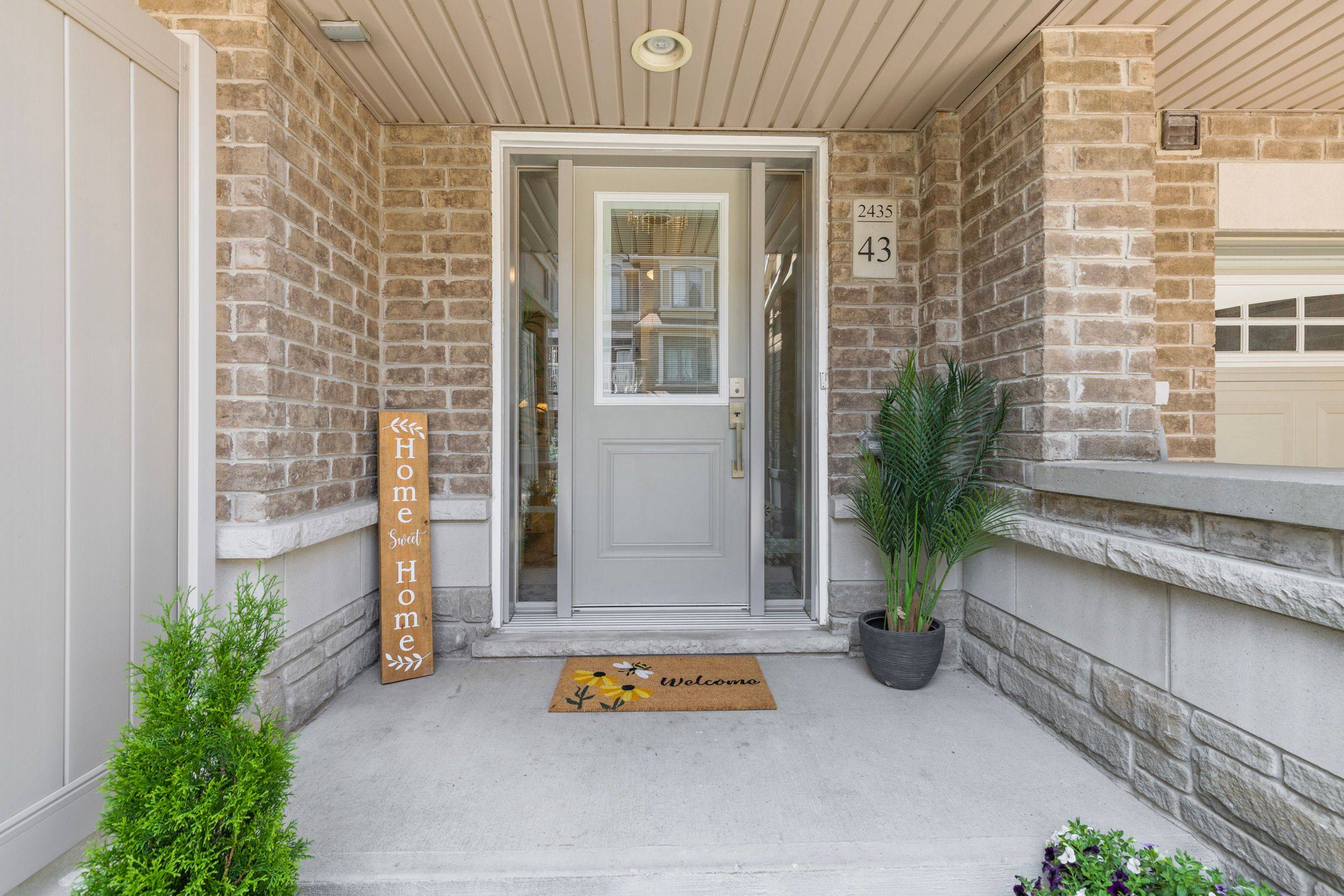 Oakville, ON L6M 0S4,2435 Greenwich DR #43