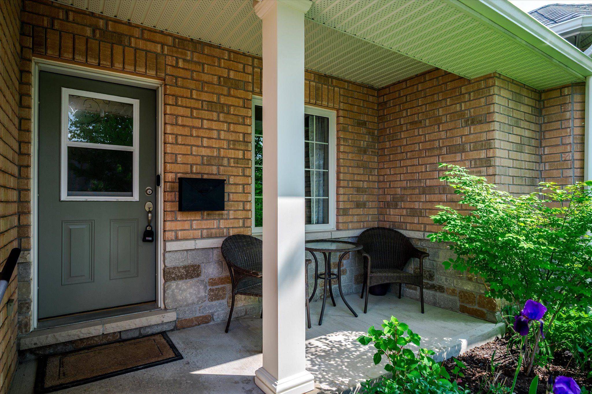 Peterborough West, ON K9J 0A9,141 Village CRES
