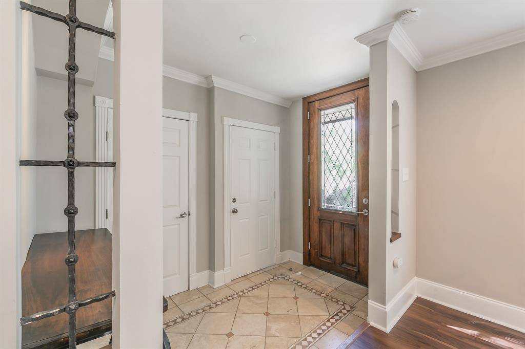 Arlington, TX 76012,2704 Chinquapin Oak Lane