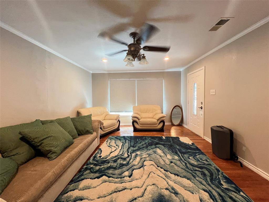 Grapevine, TX 76051,1203 S Pine Street