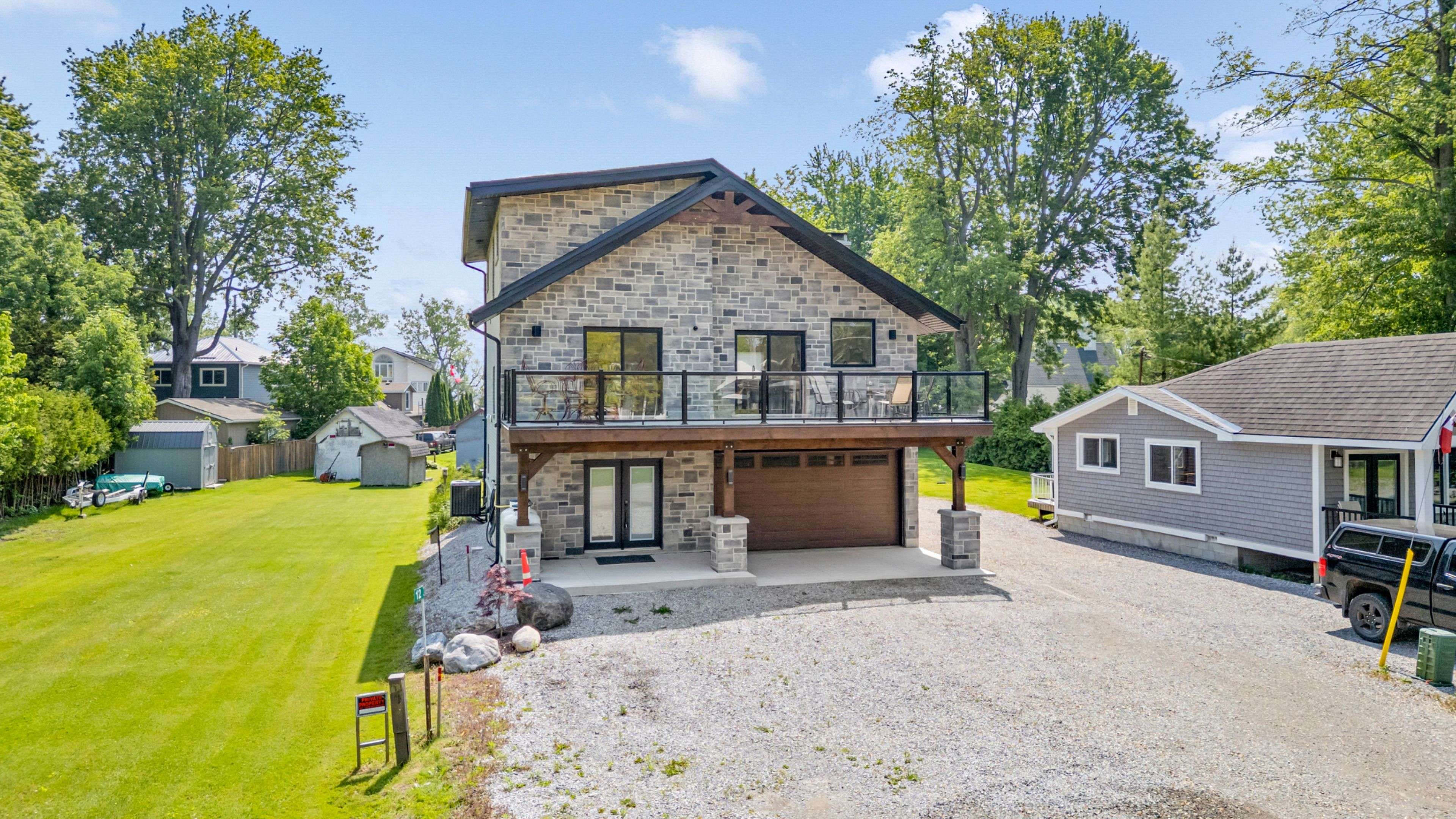 Haldimand, ON N0E 1T0,12 Park LN