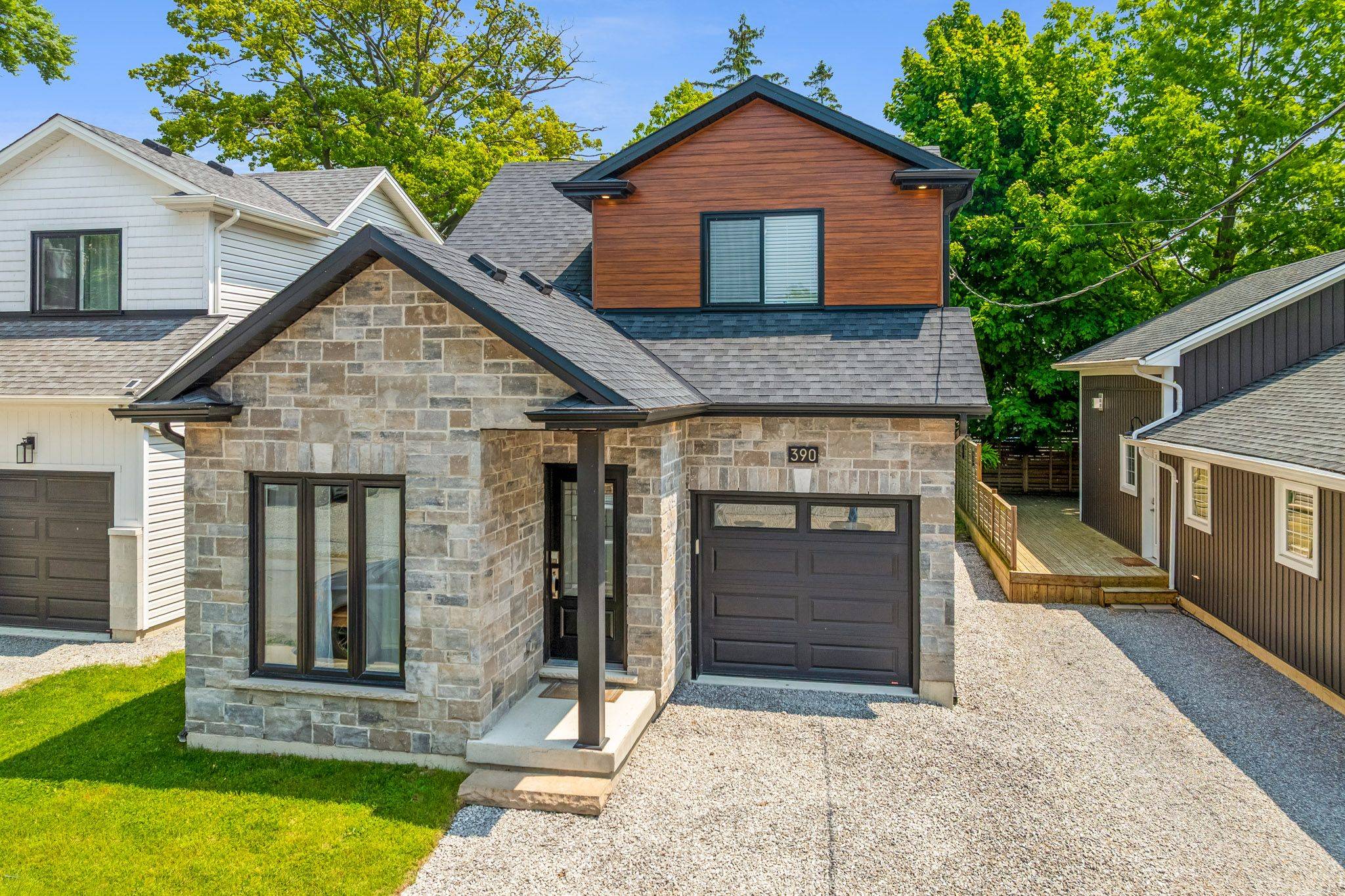 Fort Erie, ON L0S 1B0,390 Elmwood AVE