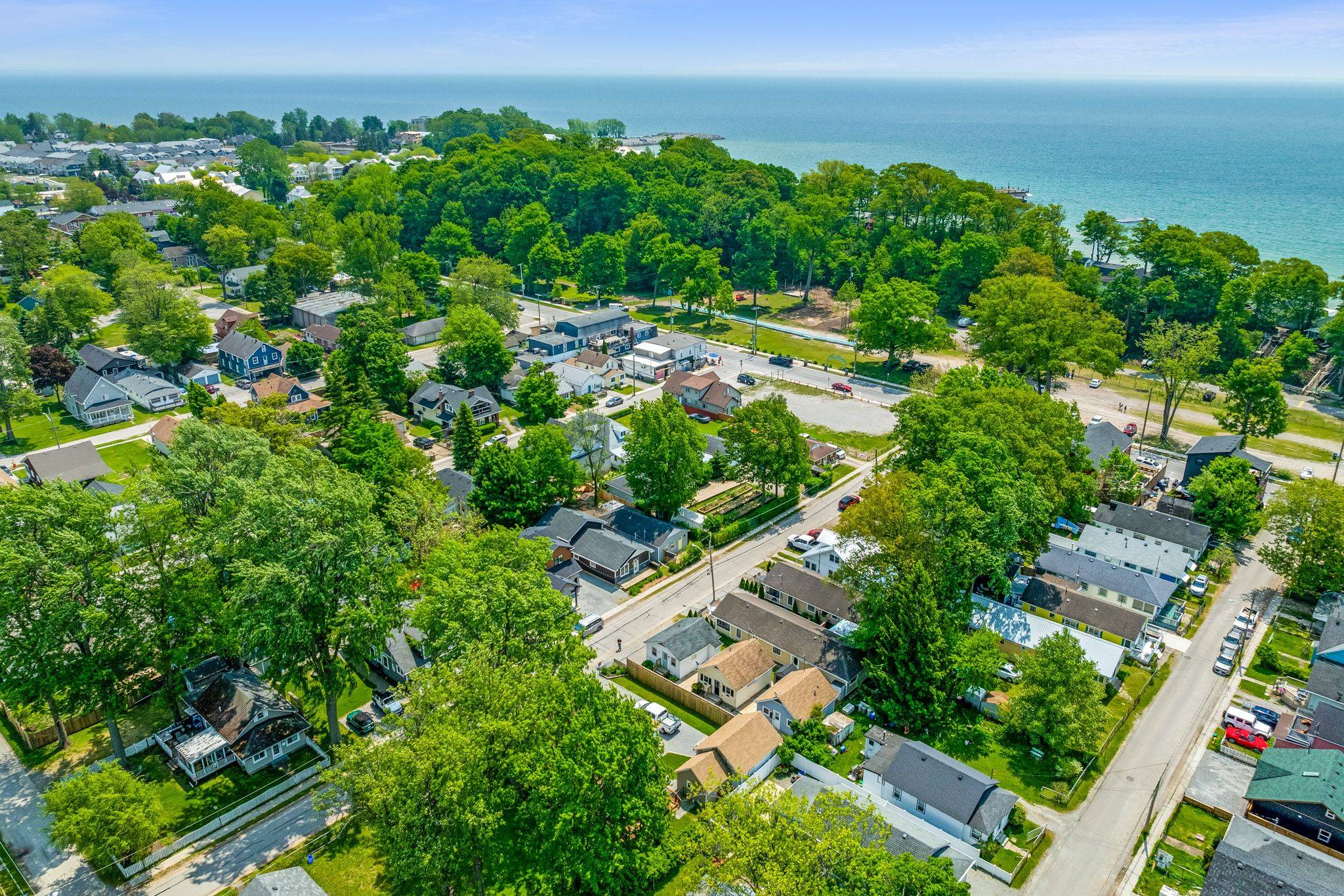 Fort Erie, ON L0S 1B0,390 Elmwood AVE