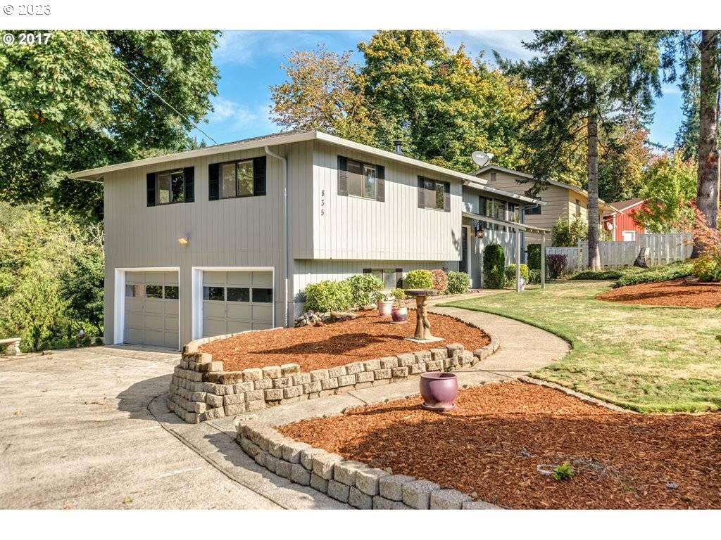 La Center, WA 98629,835 E 4TH ST