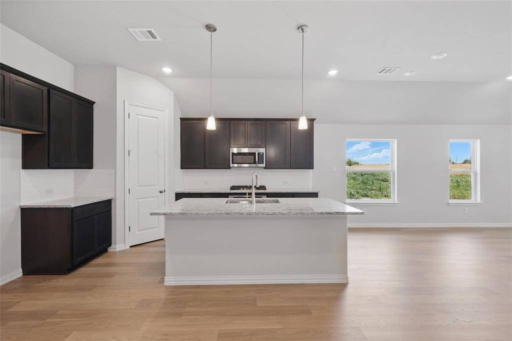 Van Alstyne, TX 75495,1721 Gateway Lane