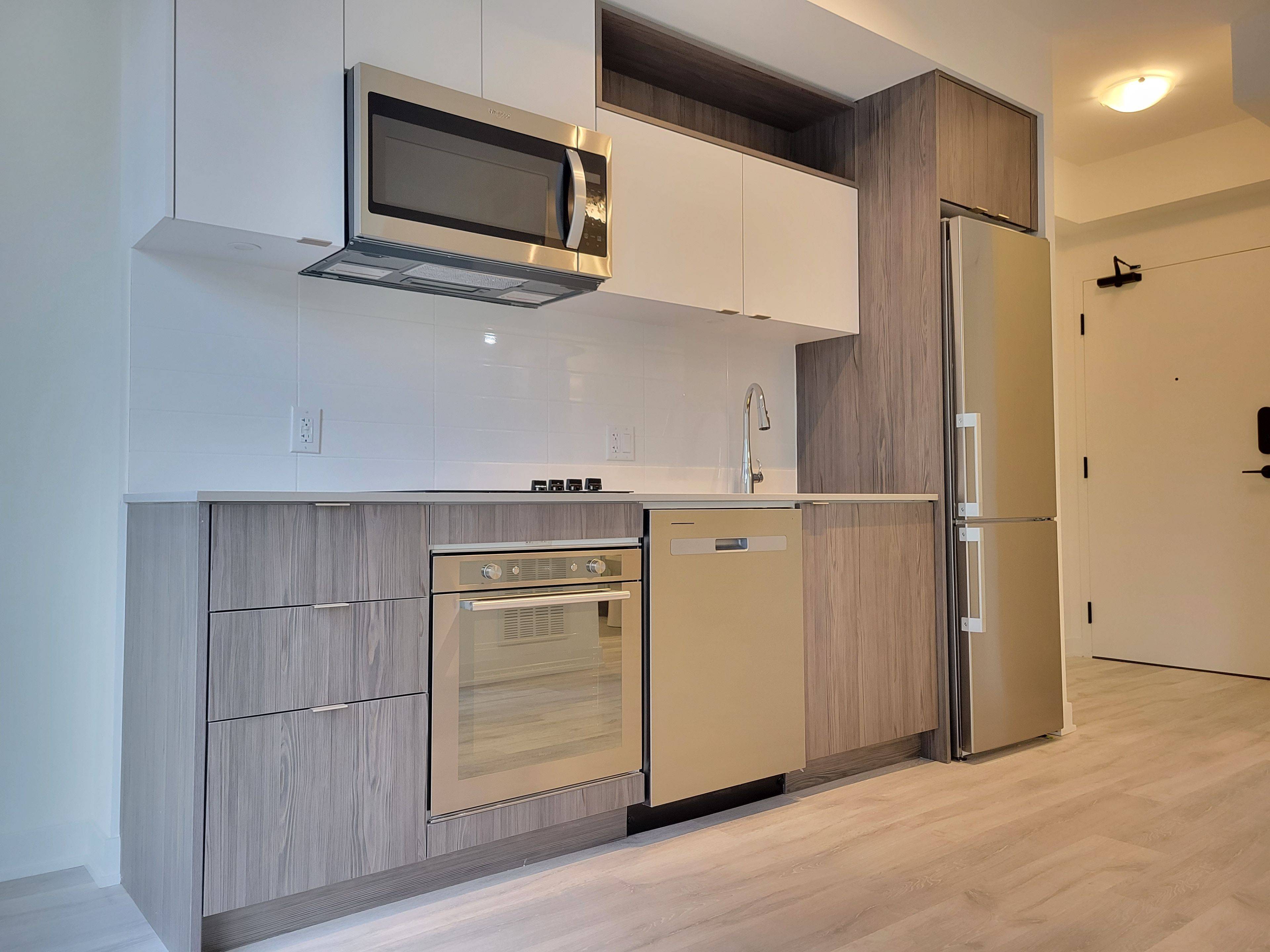Toronto C08, ON M5B 0C7,100 Dalhousie ST #706