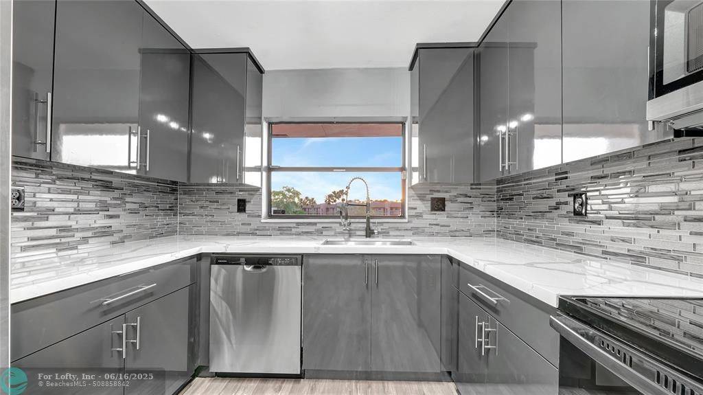 Sunrise, FL 33322,10433 Sunrise Lakes Blvd  #409