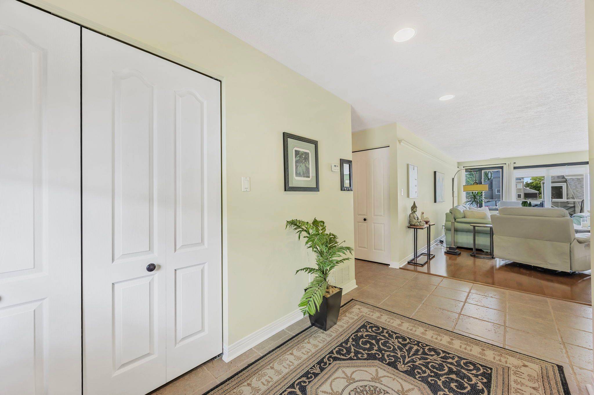 Orillia, ON L3V 7L5,585 Atherley RD #201