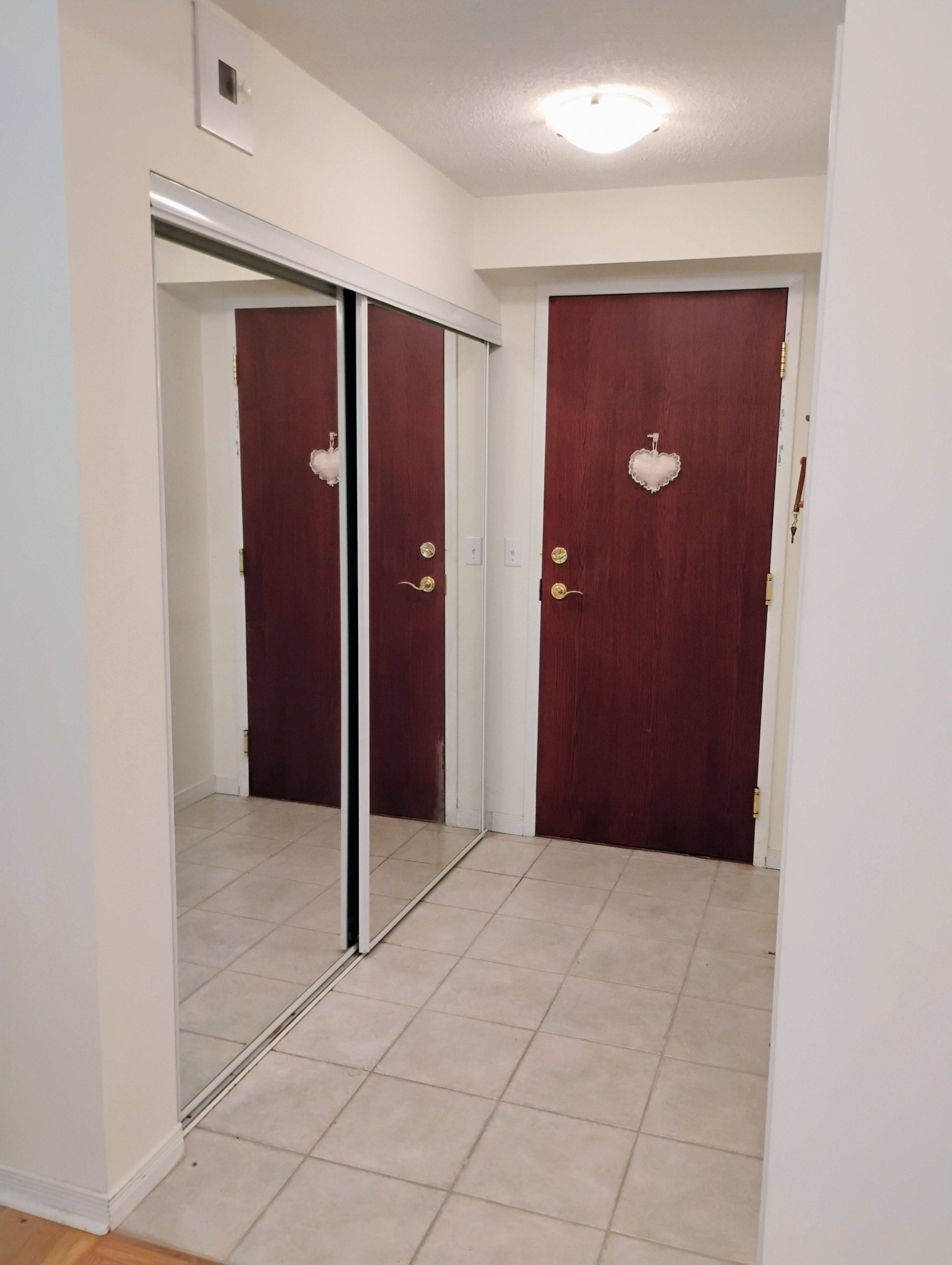 Mississauga, ON L5M 6Z8,2585 Erin Centre BLVD #411
