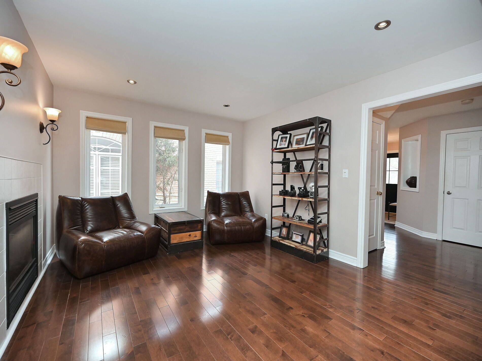 Mississauga, ON L5N 7N5,7178 Black Walnut TRL