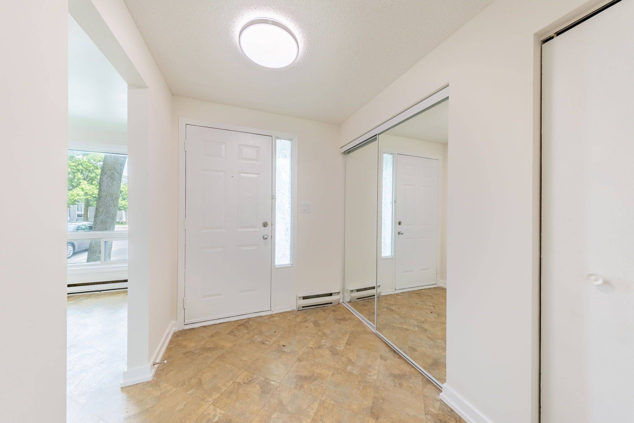 Guelph, ON N1H 8B4,40 Imperial RD N #55