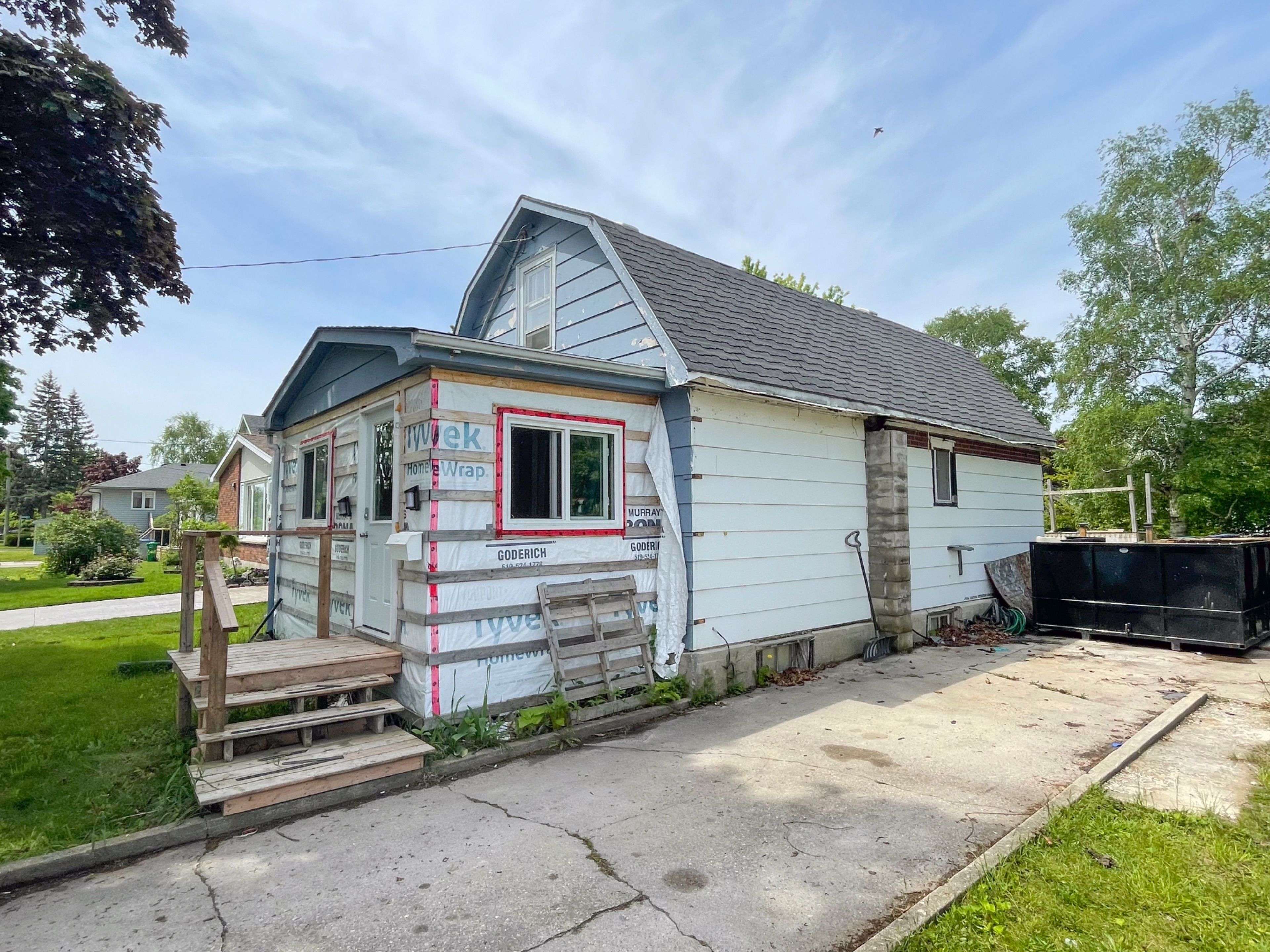 Goderich, ON N7A 3C8,208 Hincks ST
