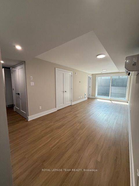 Westboro - Hampton Park, ON K1Z 5H7,366 WINONA AVE #2