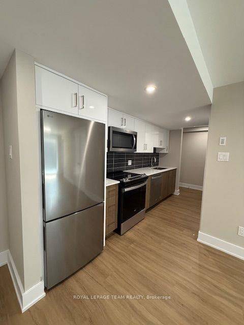 Westboro - Hampton Park, ON K1Z 5H7,366 WINONA AVE #2