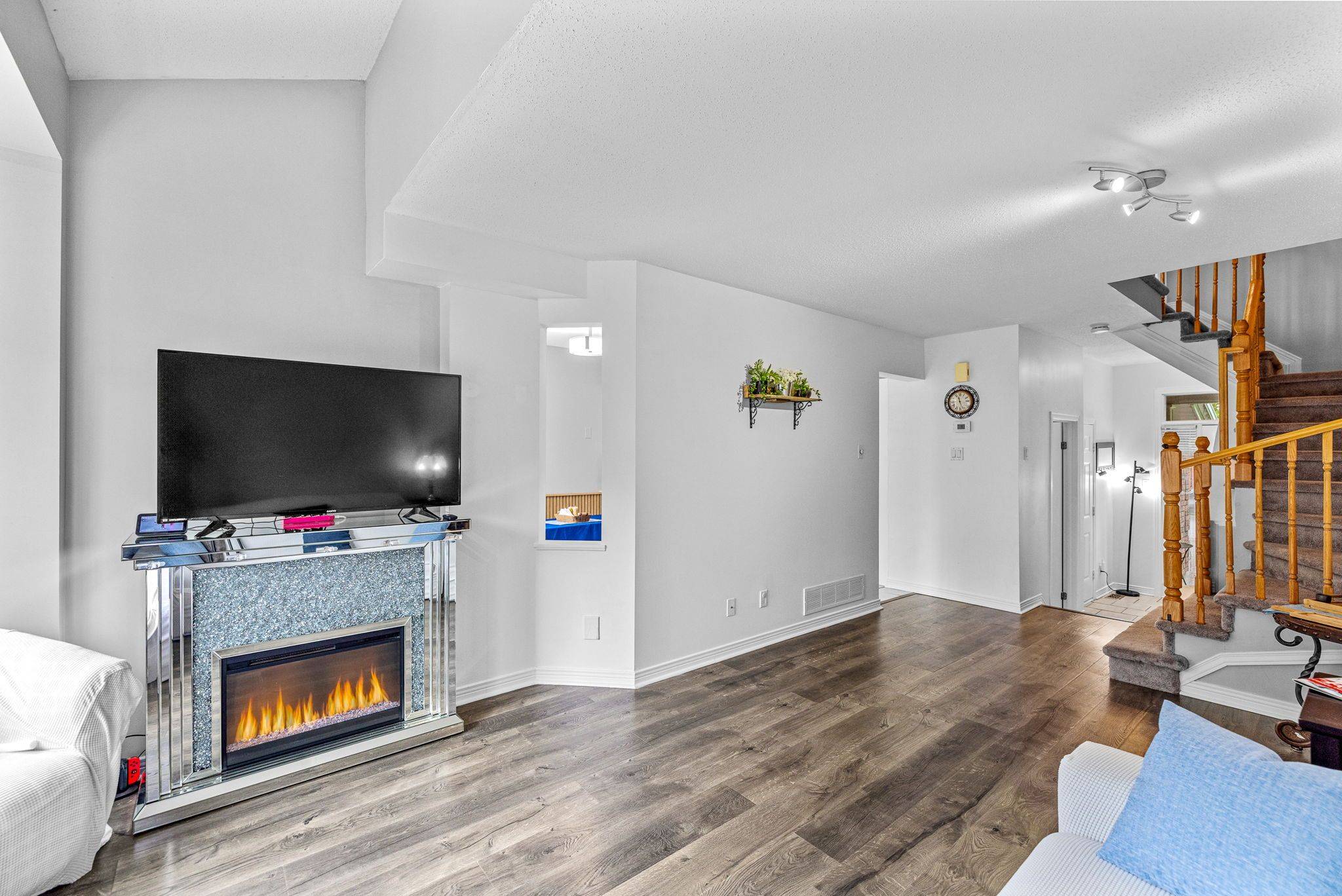 Kanata, ON K2M 2S3,13 Milner Downs CRES