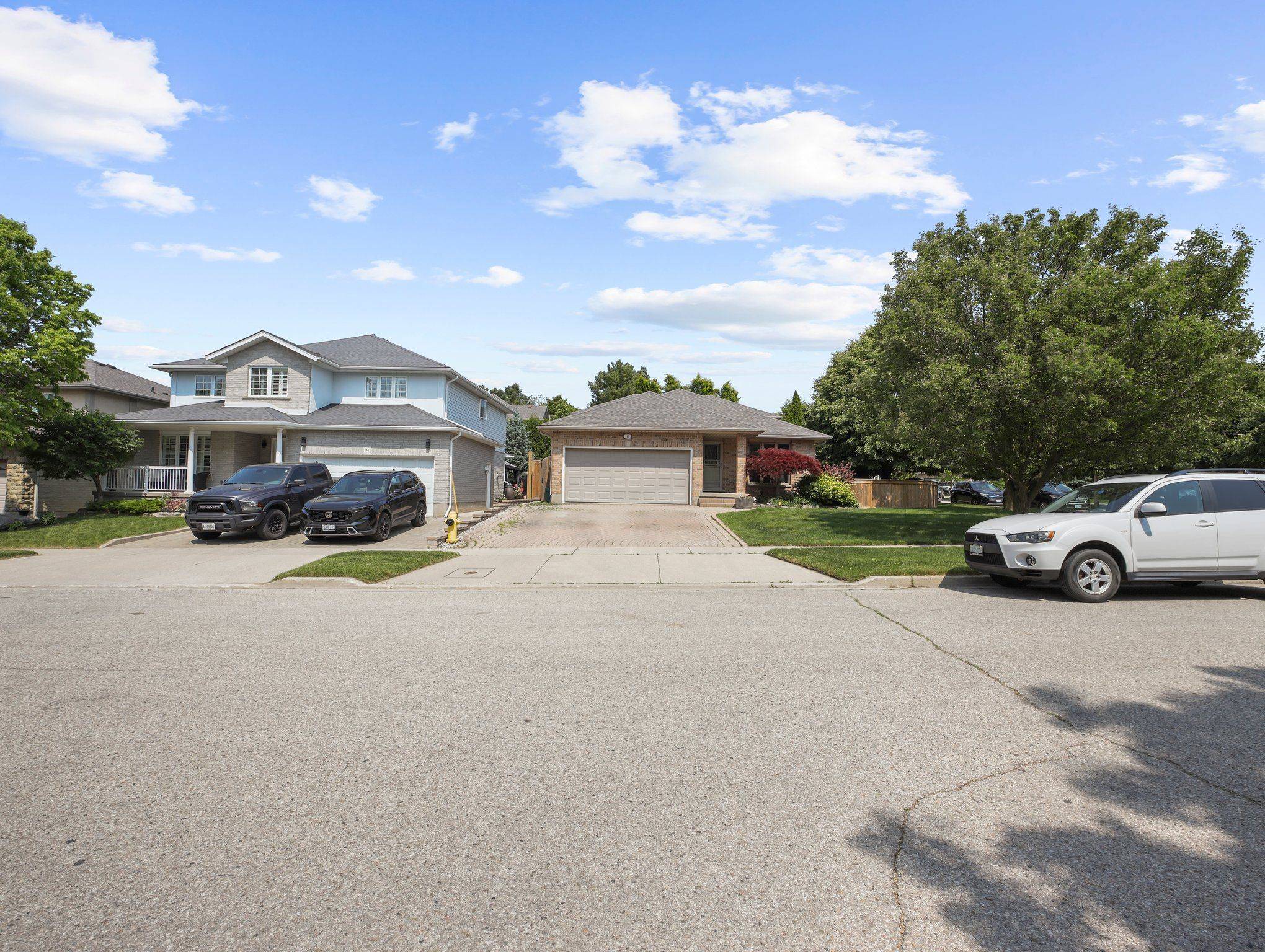 Cambridge, ON N1T 1W7,43 Hahn Valley PL