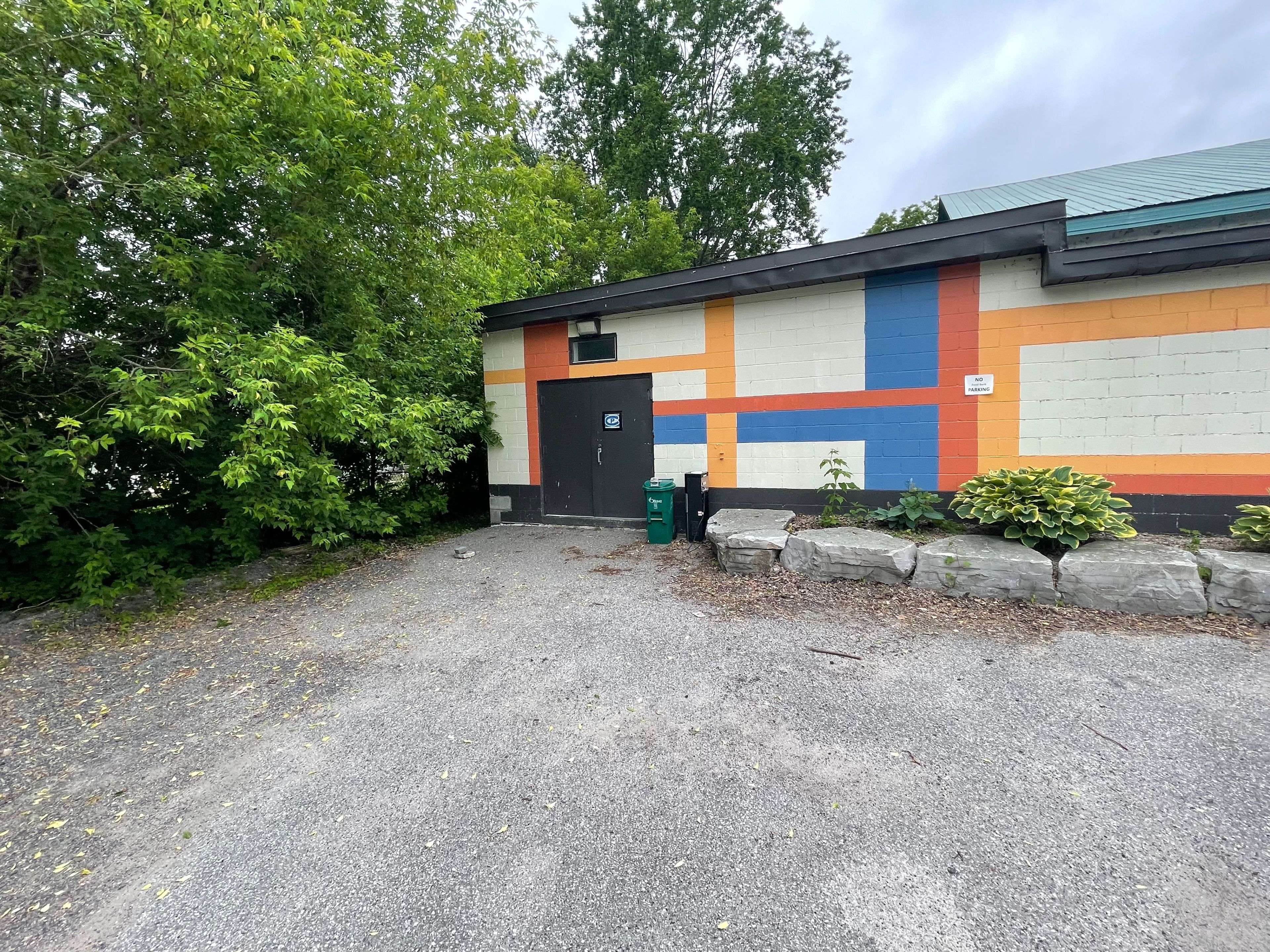 Carleton Place, ON K7C 1T5,84 Mill ST #8