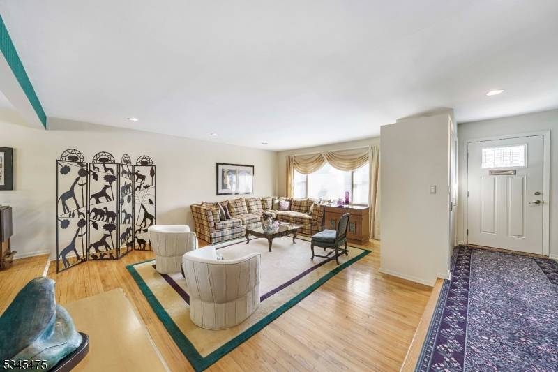 Union Twp., NJ 07083,32 Lancaster Rd