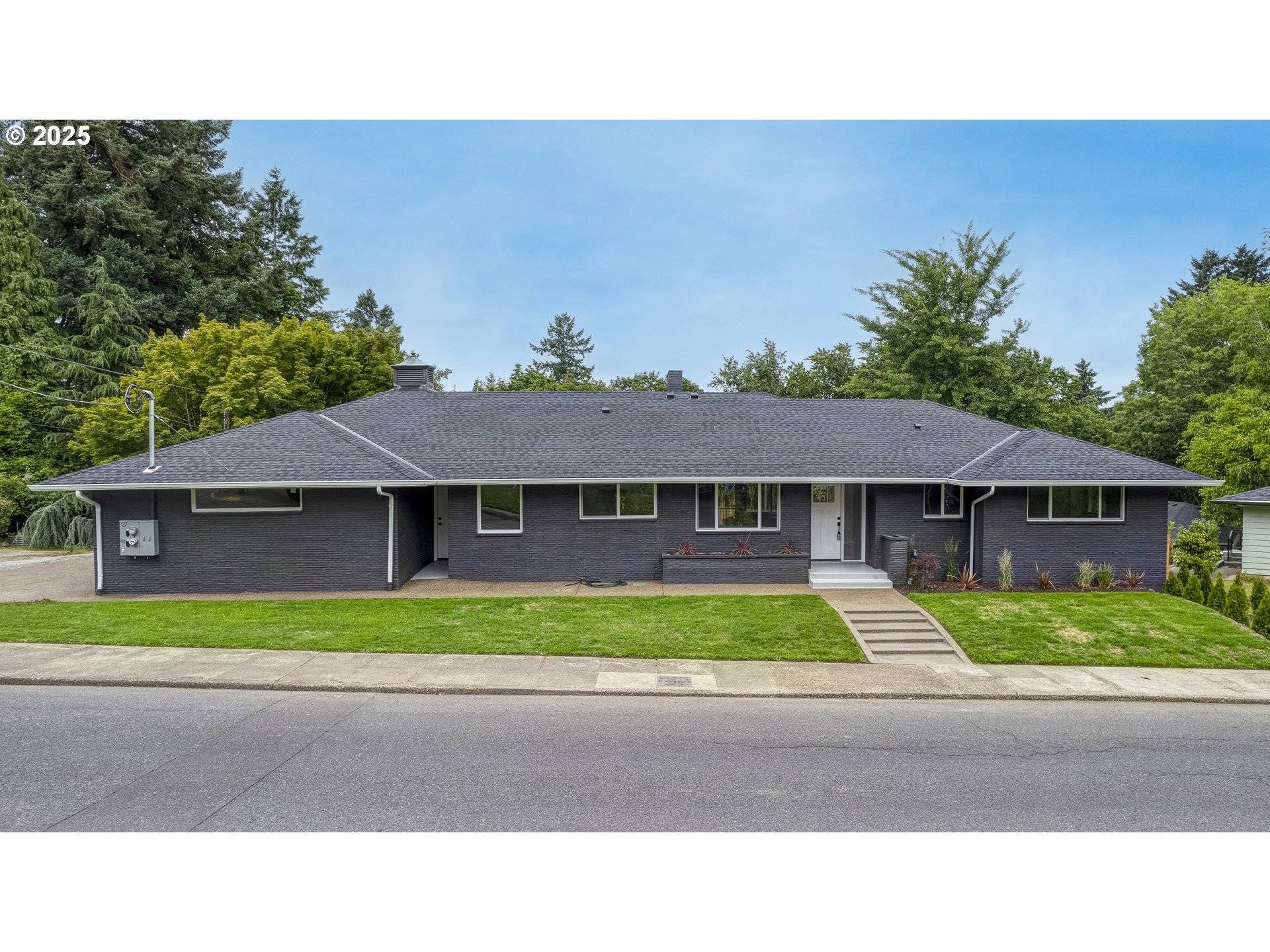 Portland, OR 97202,5775 SE CESAR E CHAVEZ BLVD