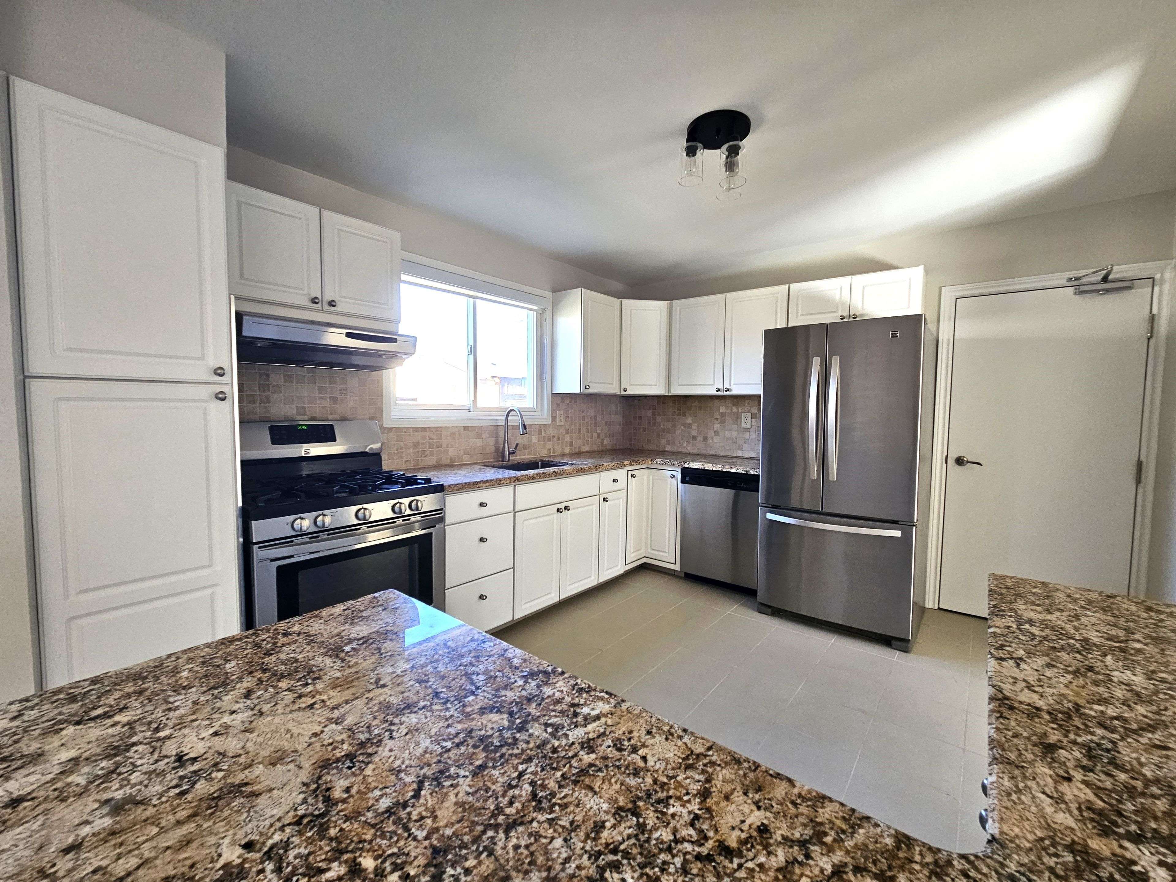 Pickering, ON L1W 2L2,976 Timmins GDNS #Main