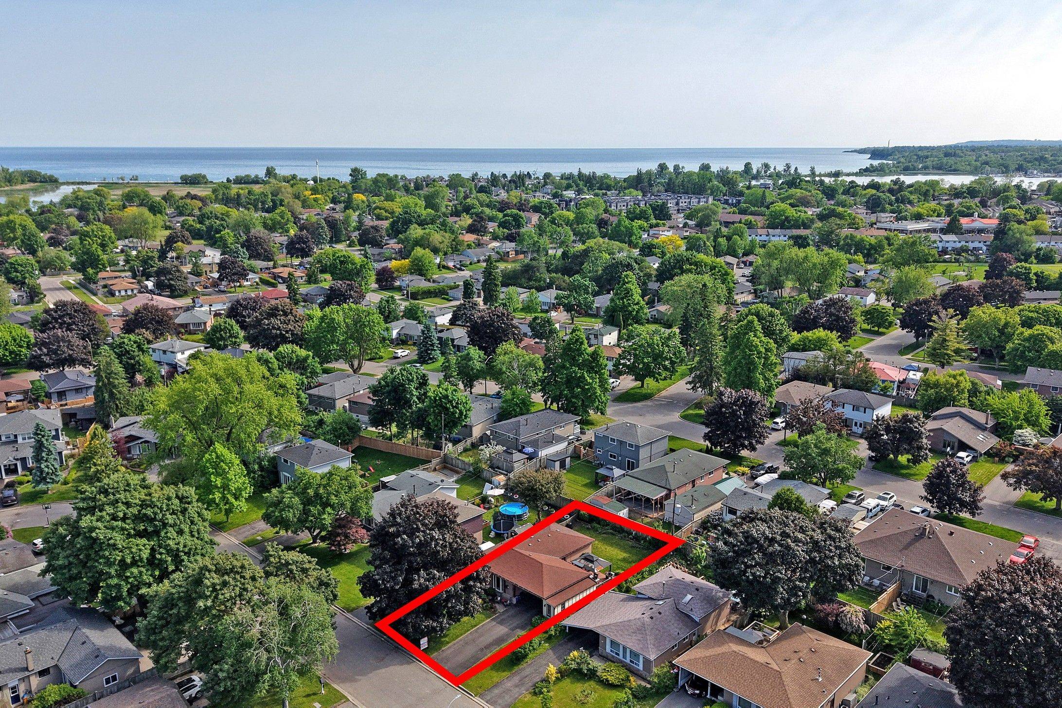 Pickering, ON L1W 1X6,834 Miriam RD
