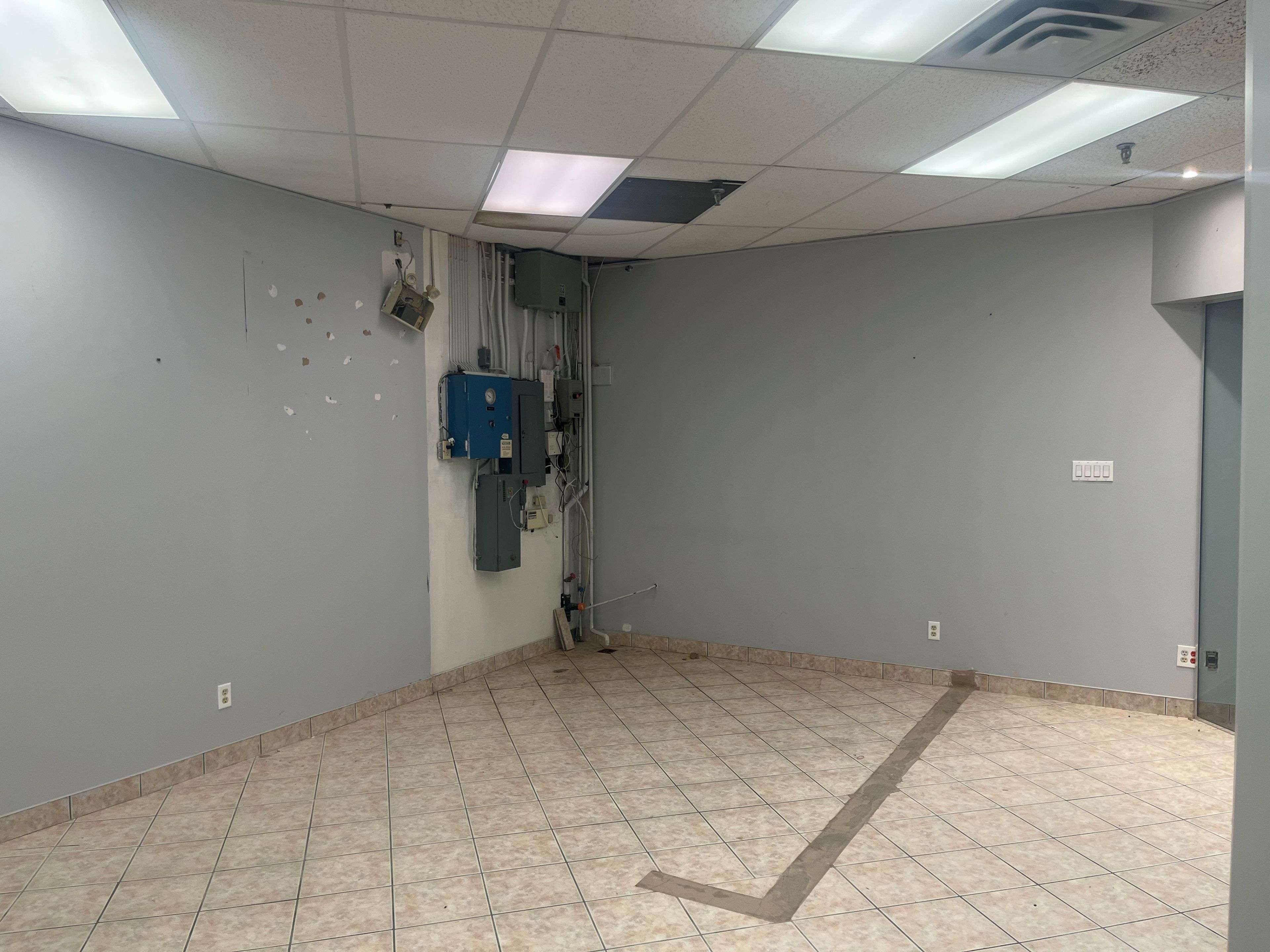 Markham, ON L3T 4X1,2900 Steeles AVE #30