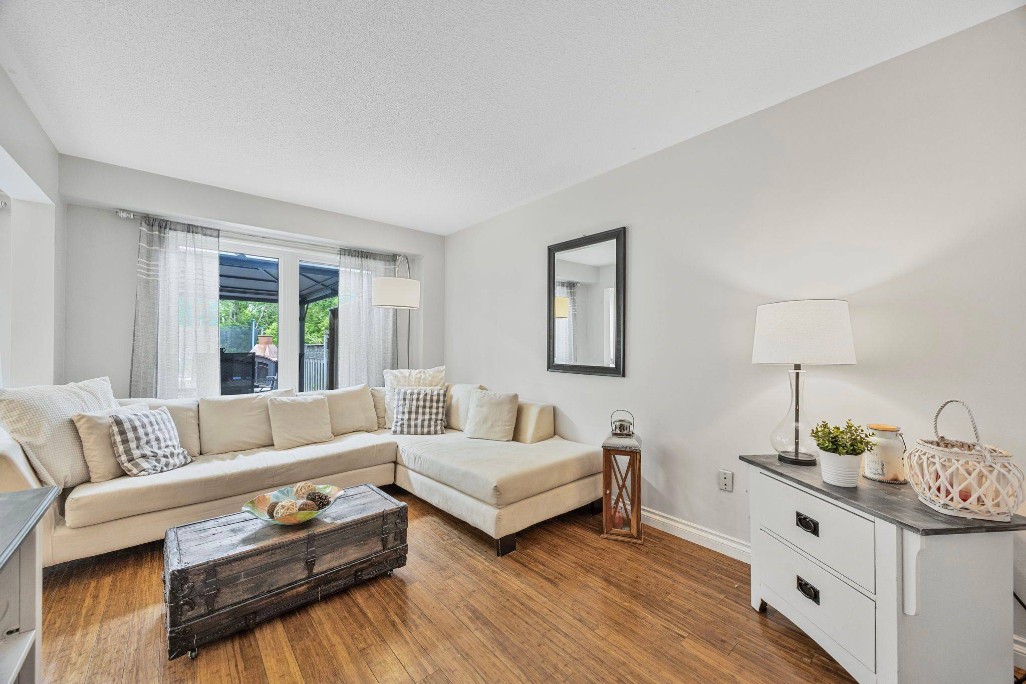 Barrie, ON L4N 8B8,44 Pickett CRES