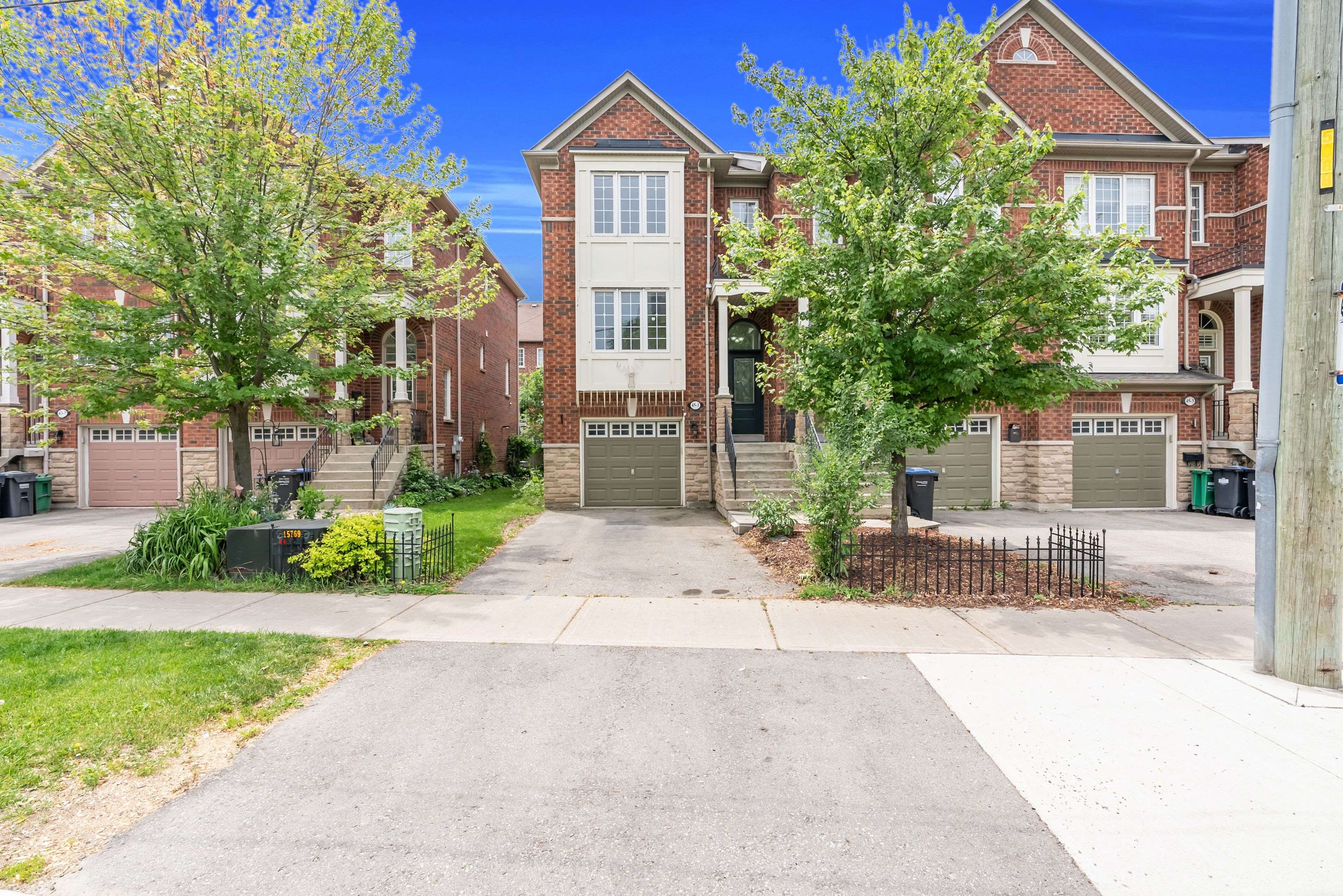 Brampton, ON L6X 1X4,45 1-Mcmurchy AVE N