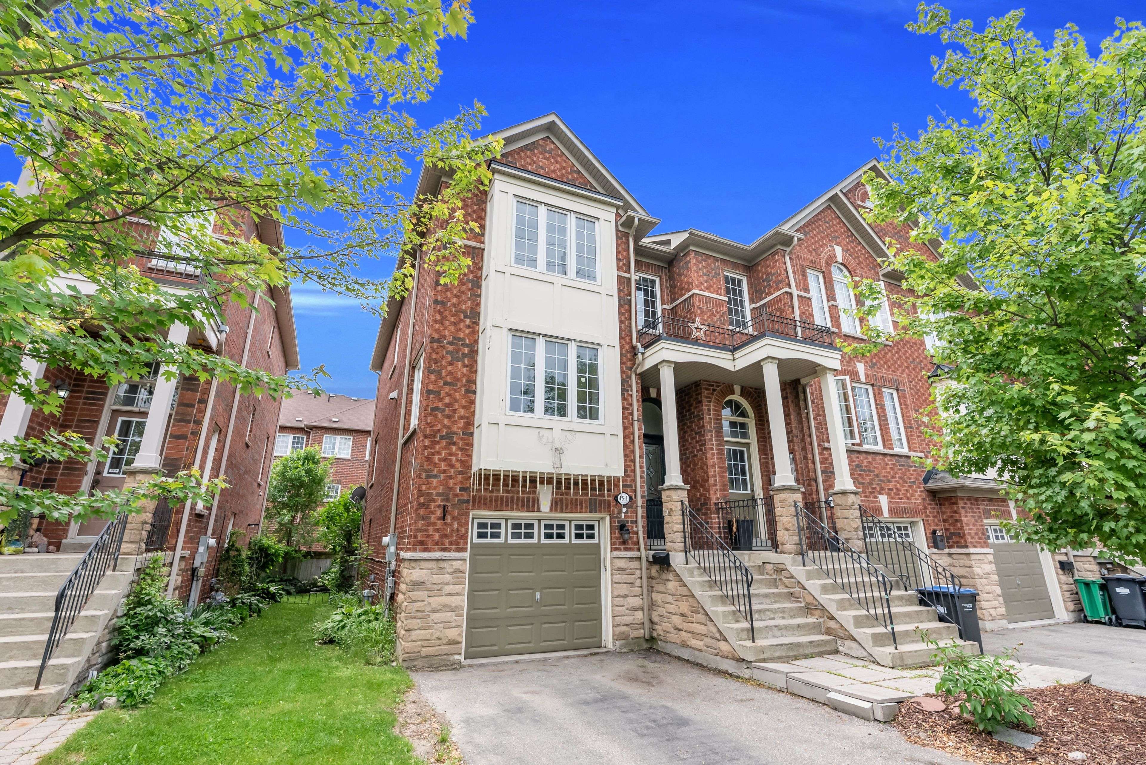 Brampton, ON L6X 1X4,45 1-Mcmurchy AVE N