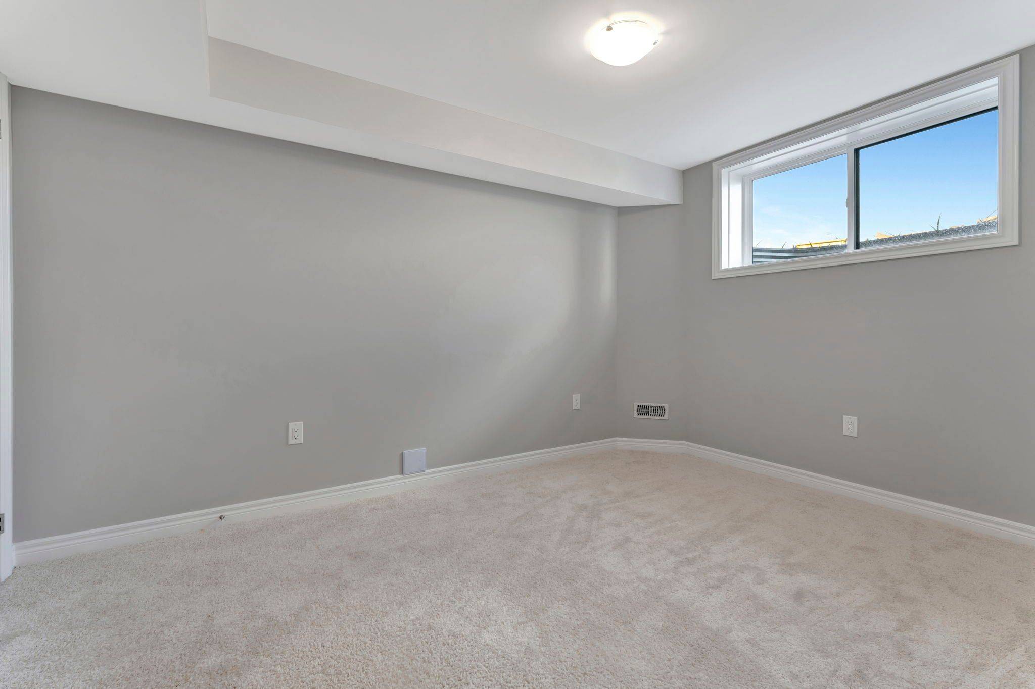 Guelph, ON N1E 0R4,85 Mullin DR #33B