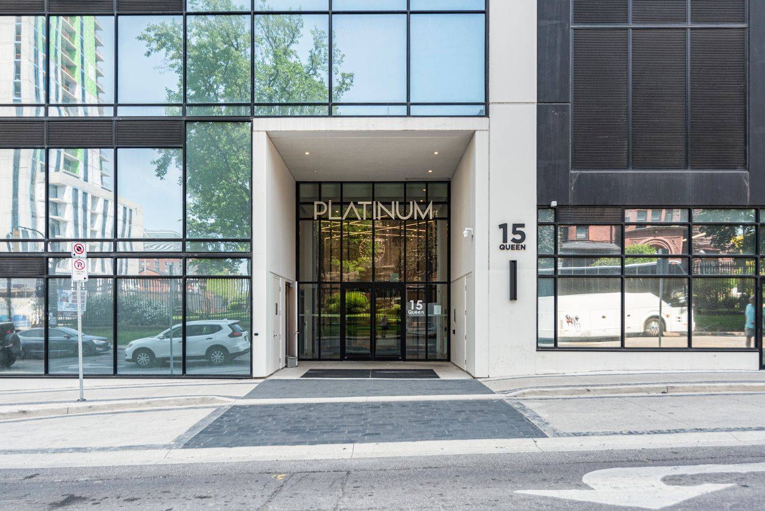 Hamilton, ON L8P 0C6,15 Queen ST S #707