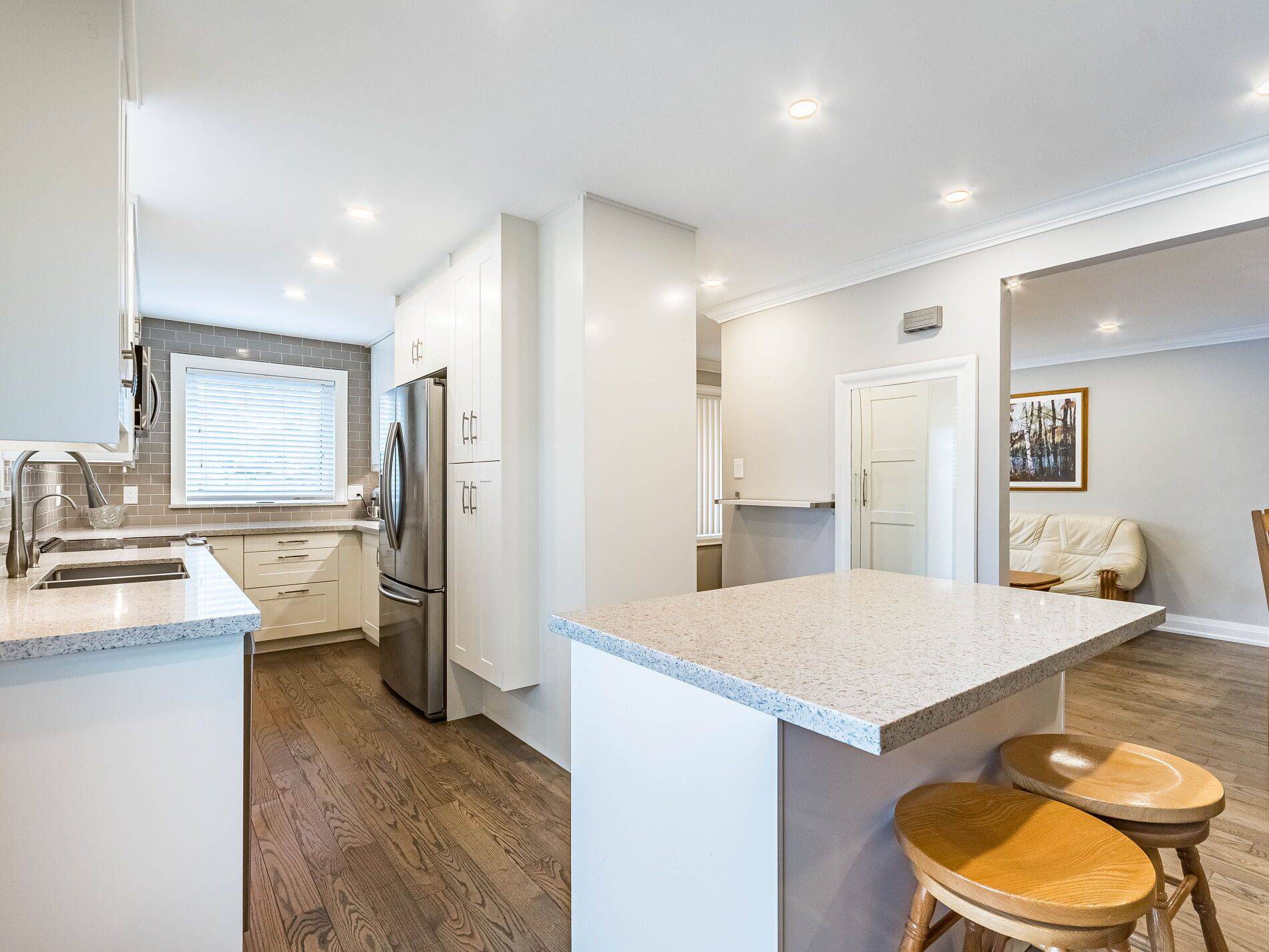 Kitchener, ON N2E 2G1,179 Laurentian DR