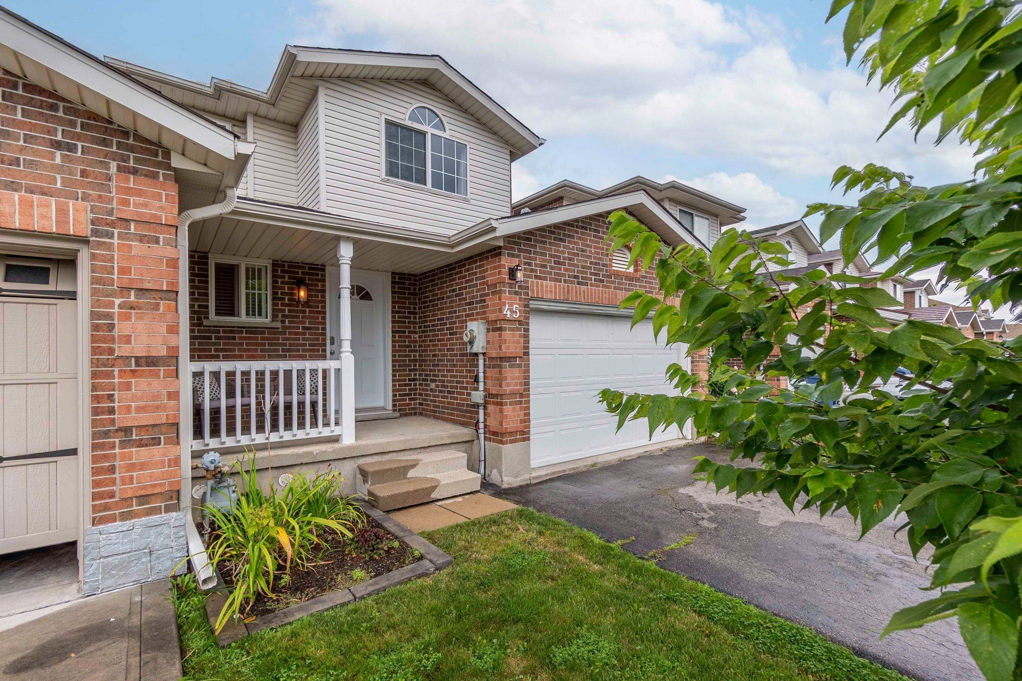 Guelph, ON N1K 1V7,45 Hewitt LN