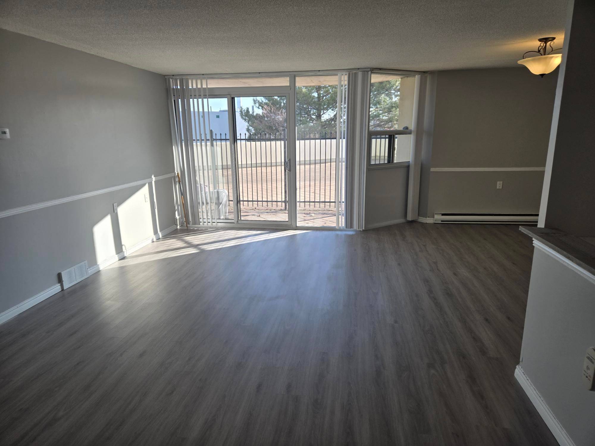 London East, ON N6B 3N8,323 Colborne ST #206