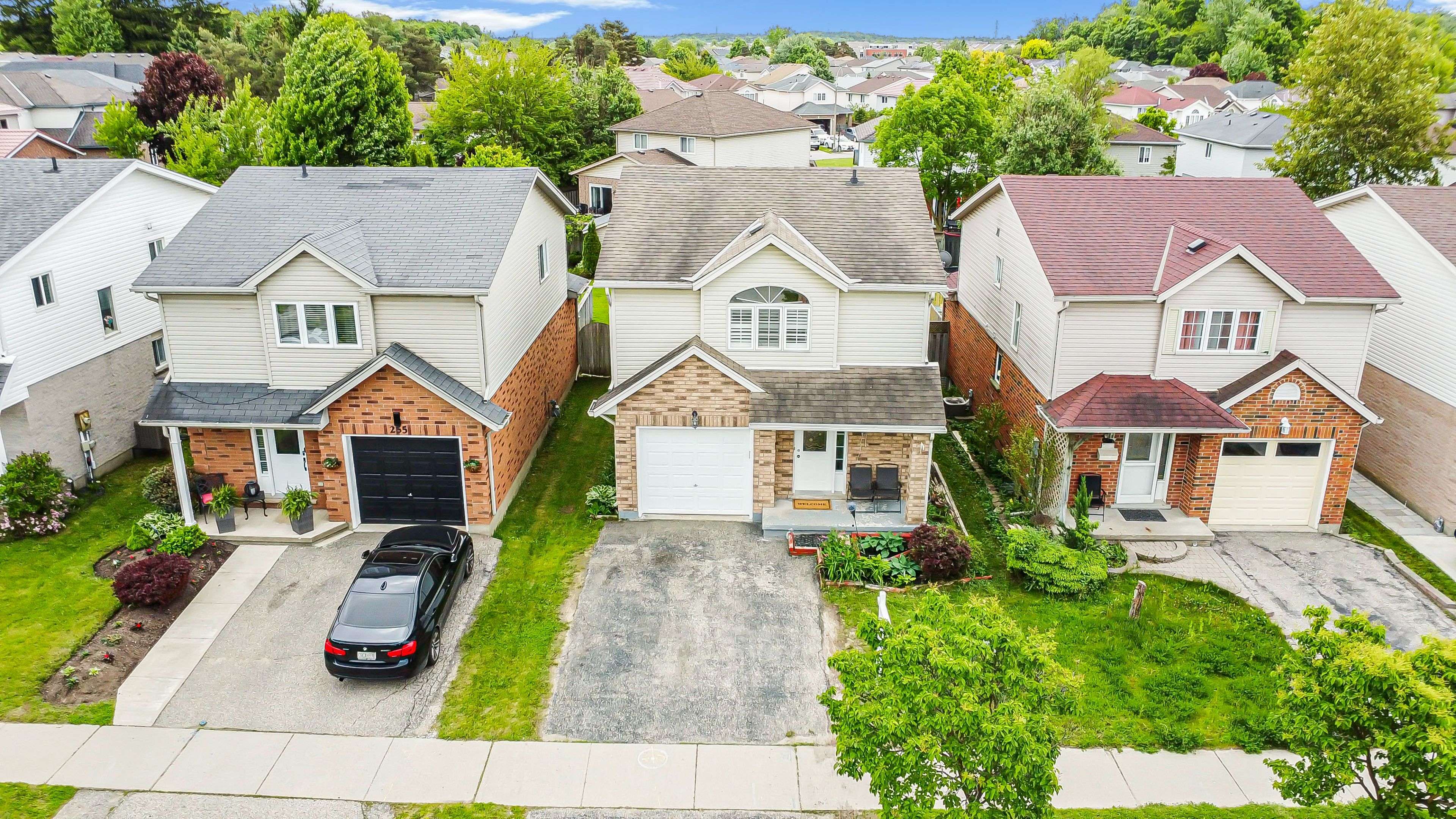 Kitchener, ON N2E 3N7,257 Grey Fox DR