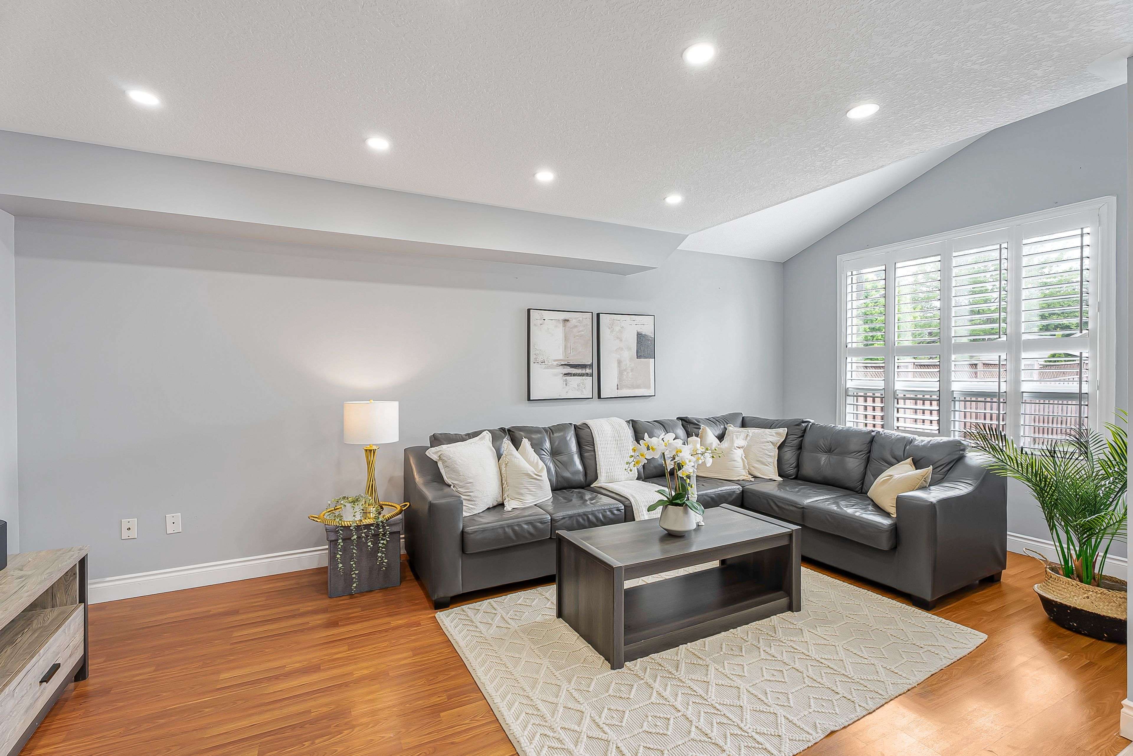 Kitchener, ON N2E 3N7,257 Grey Fox DR