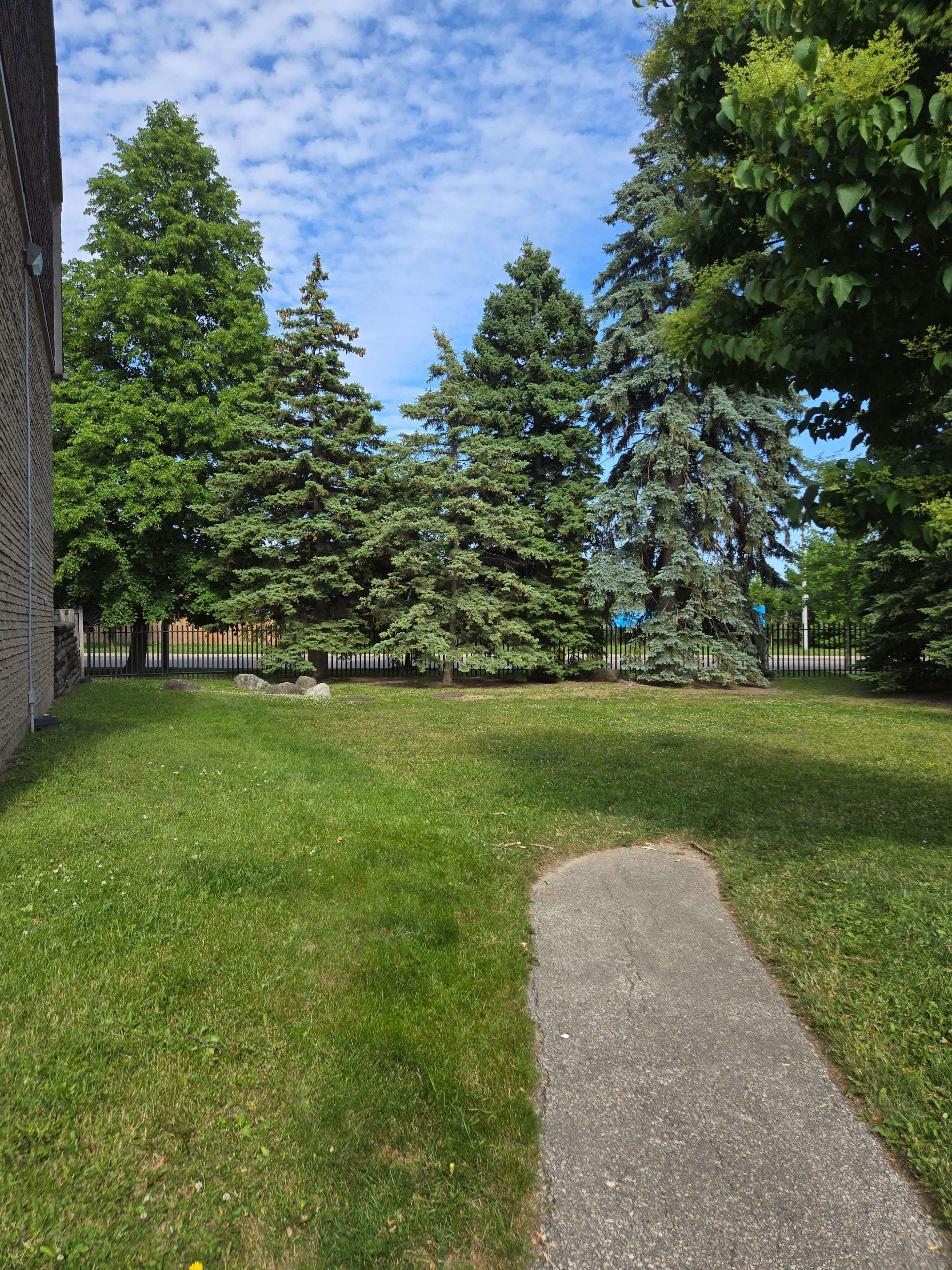Toronto E05, ON M1W 2V1,2 Stonehill CT #39