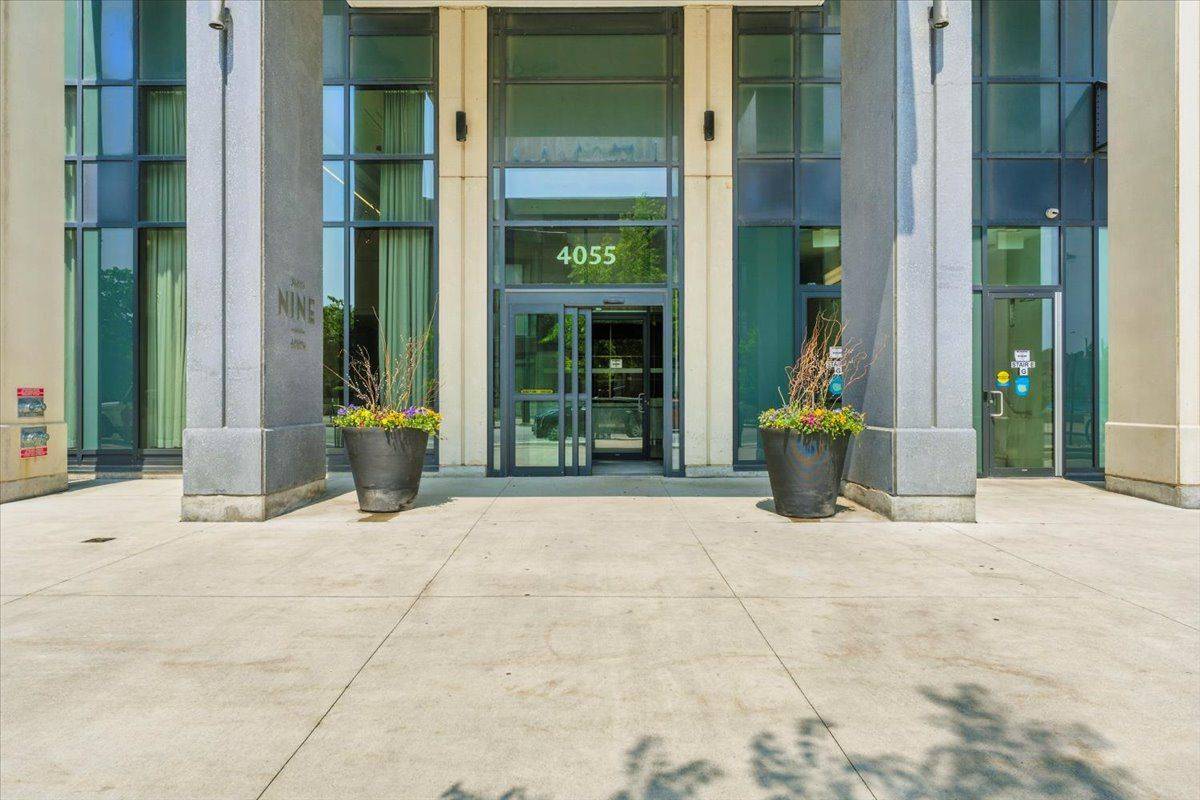 Mississauga, ON L5B 0K8,4055 Parkside Village DR #3218