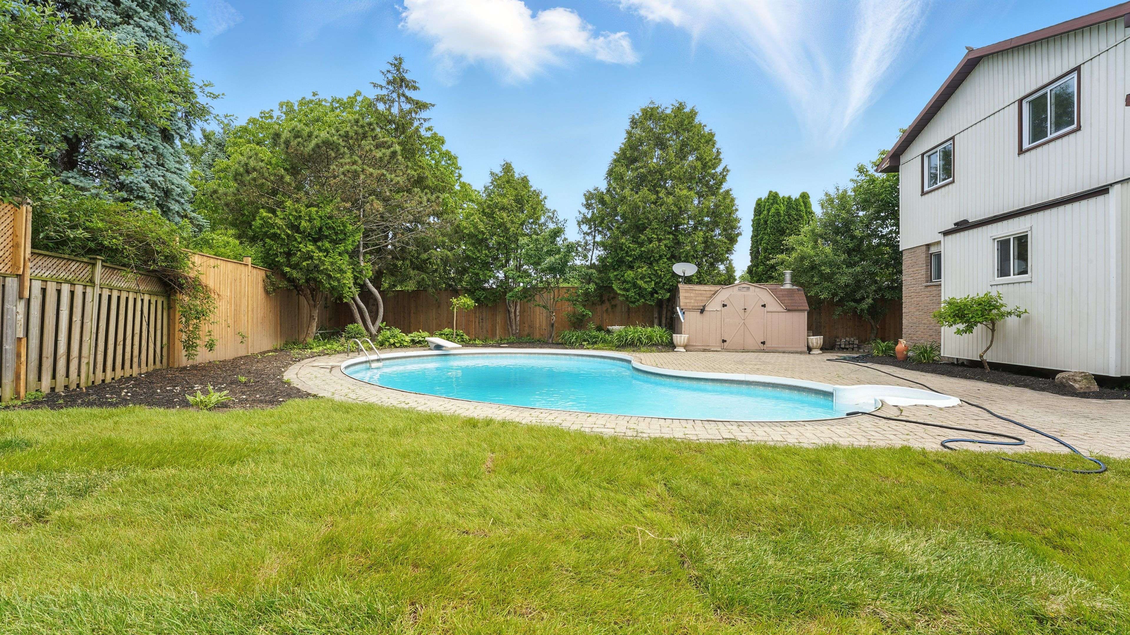 London South, ON N6E 2W6,16 Hart CRES
