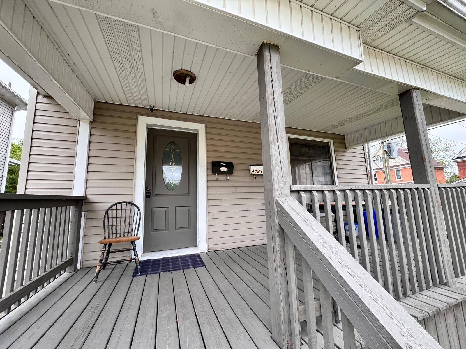 Niagara Falls, ON L2E 1J2,4493 Jepson ST
