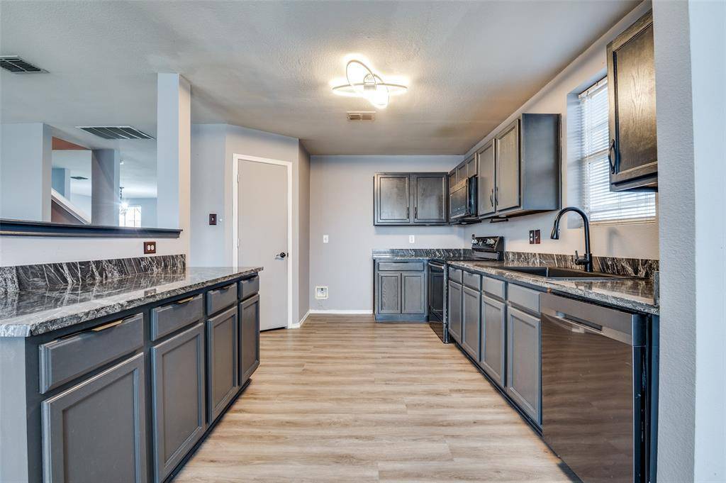 Lancaster, TX 75134,1004 Badger Run
