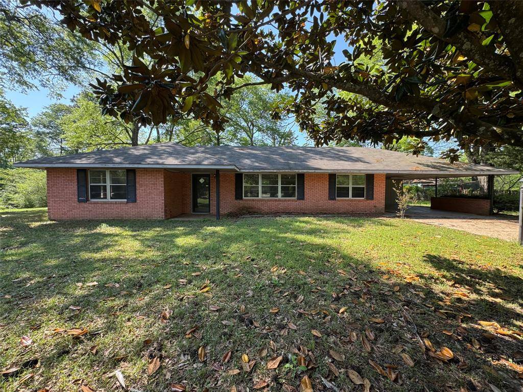 Vivian, LA 71082,611 E Louisiana Avenue