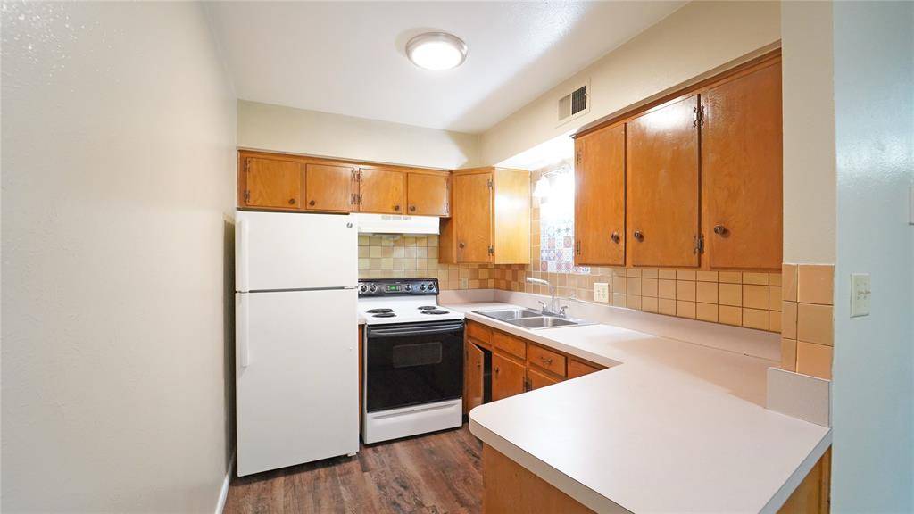 Weatherford, TX 76086,202 E Oak Street