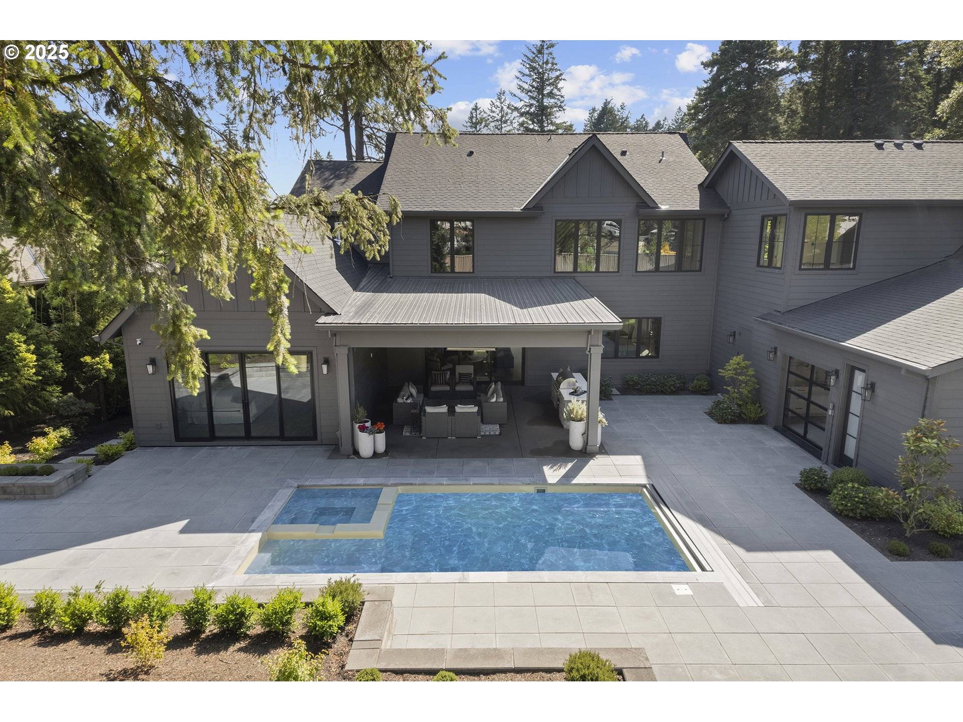 Lake Oswego, OR 97034,13800 GOODALL RD