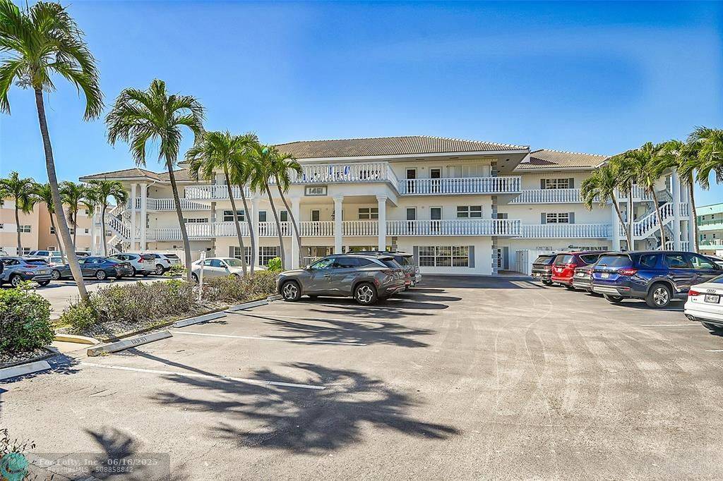 Lauderdale By The Sea, FL 33062,1461 S Ocean Blvd  #201