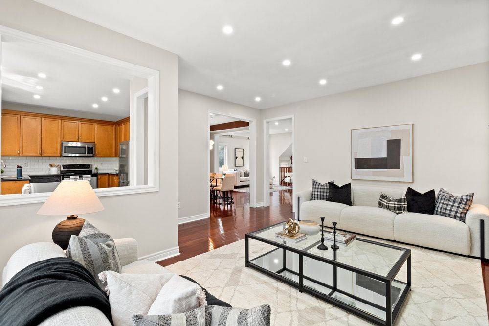 Vaughan, ON L4J 8V6,310 Thornhill Woods DR